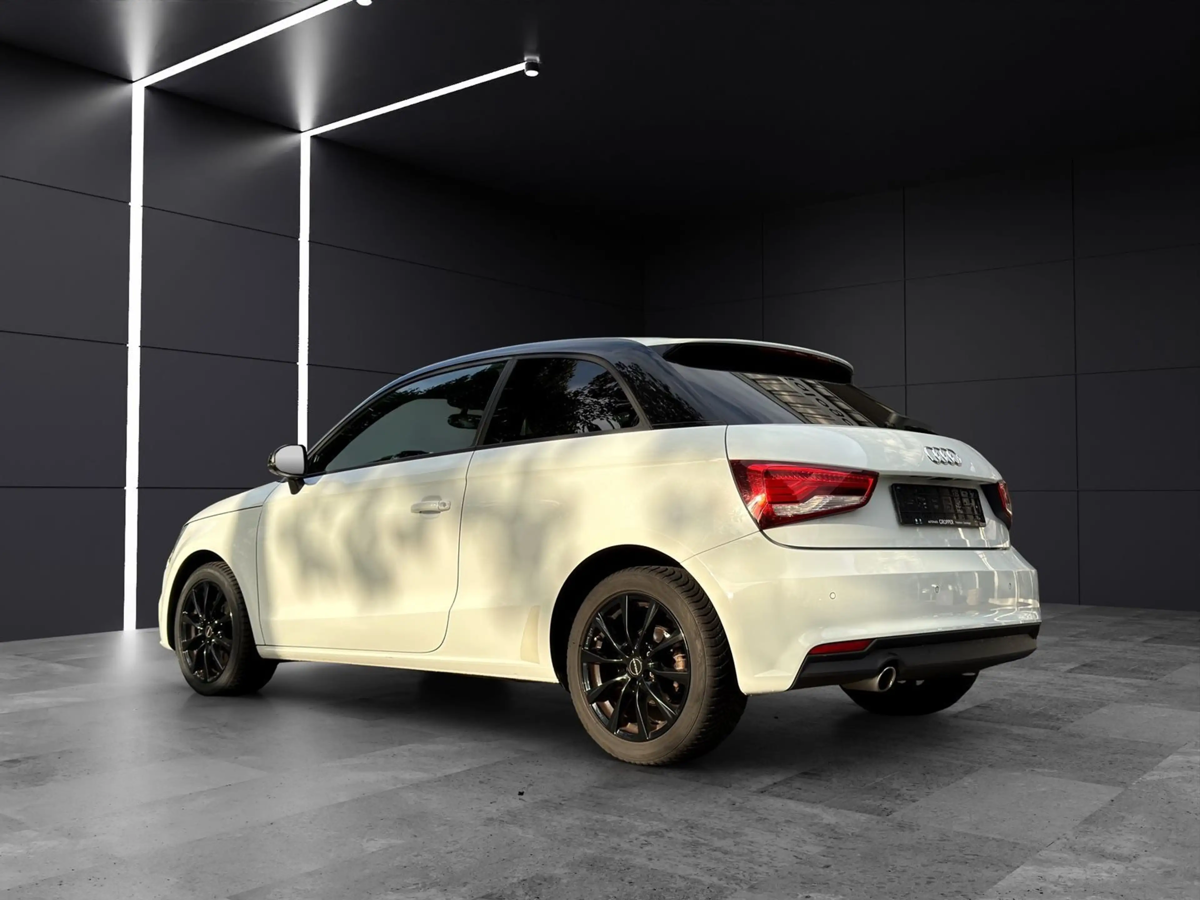 Audi A1 1.6 TDI design DSG/Xenon+/Navi/Tempomat — photo 4