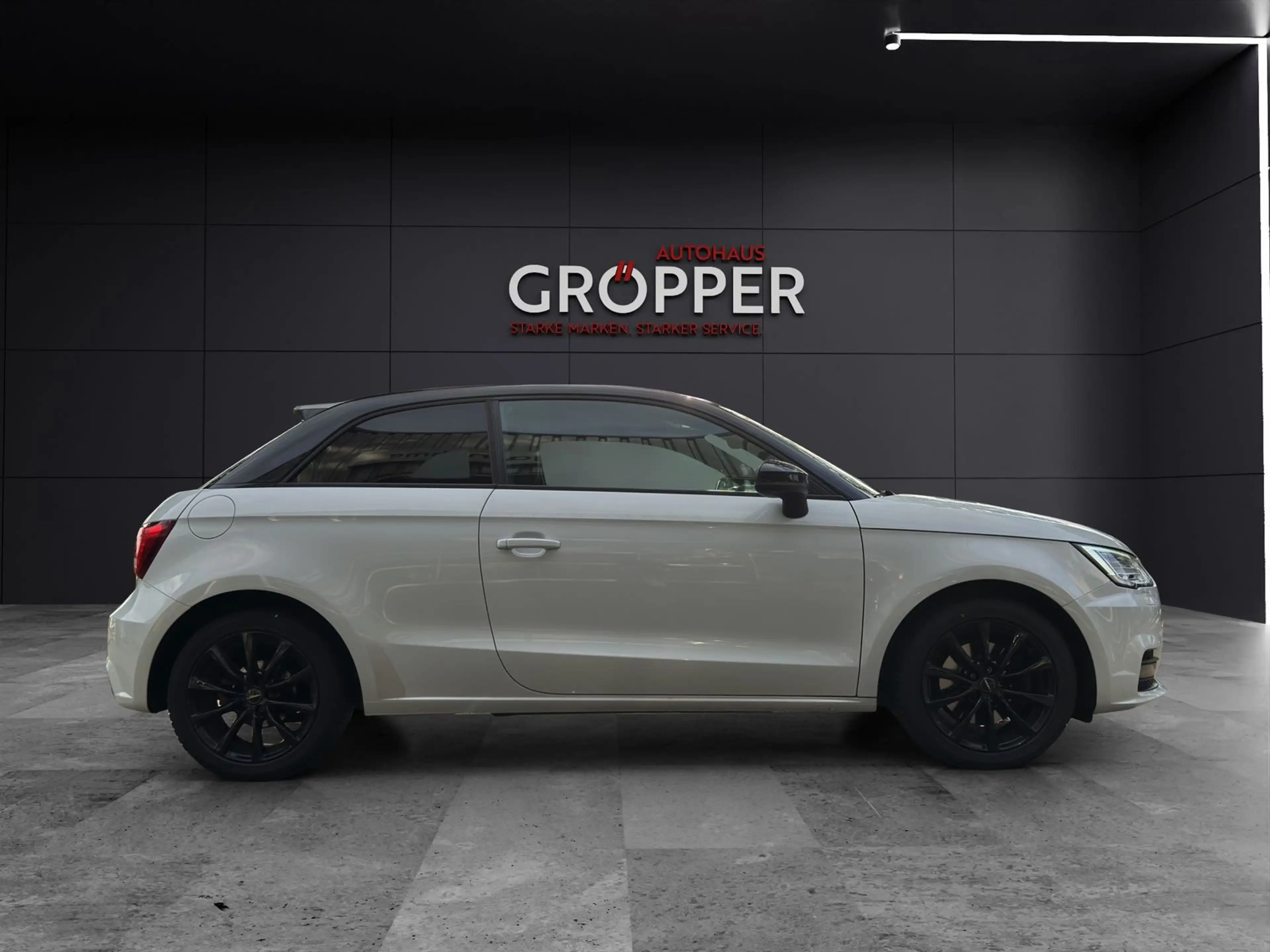 Audi A1 1.6 TDI design DSG/Xenon+/Navi/Tempomat — photo 7