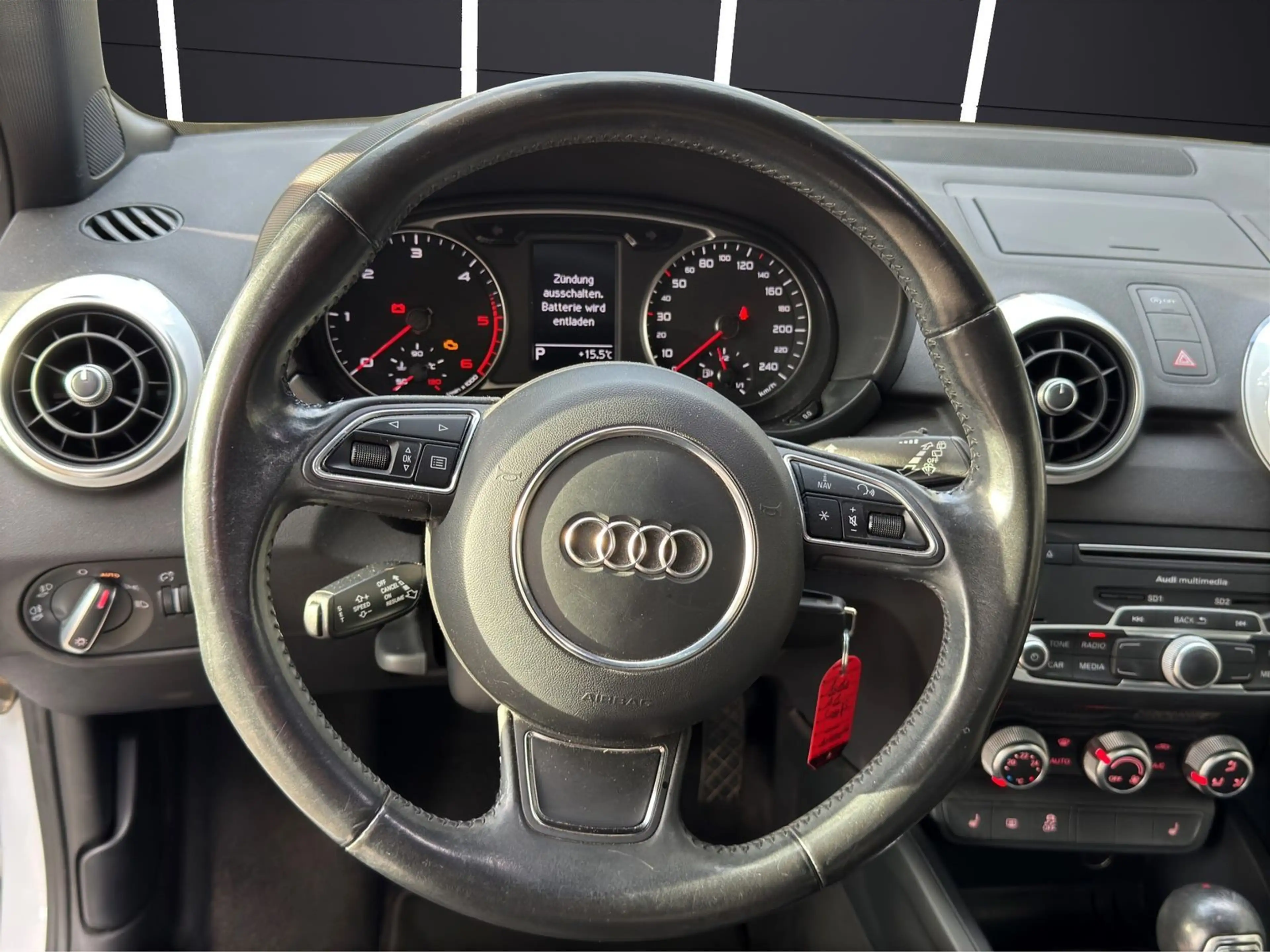 Audi A1 1.6 TDI design DSG/Xenon+/Navi/Tempomat — photo 13