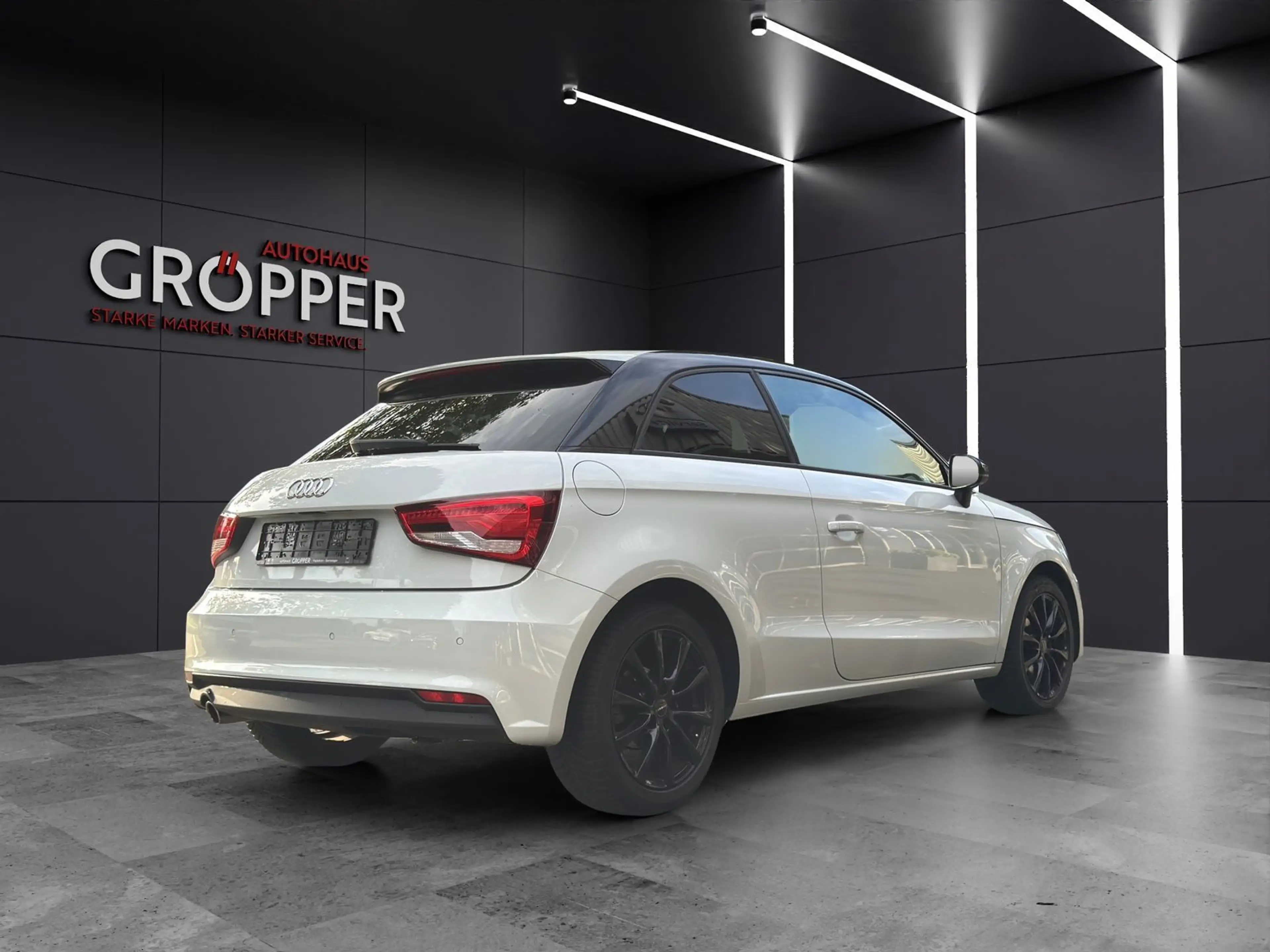 Audi A1 1.6 TDI design DSG/Xenon+/Navi/Tempomat — photo 6