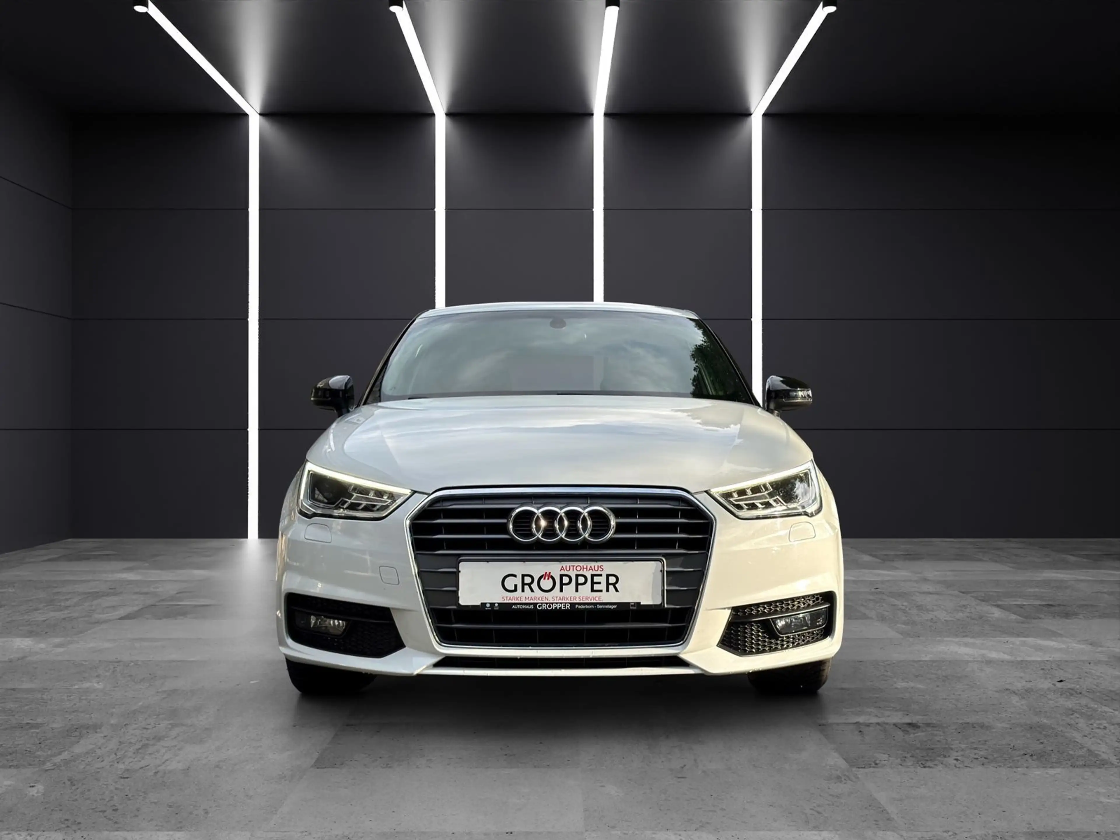Audi A1 1.6 TDI design DSG/Xenon+/Navi/Tempomat — photo 2