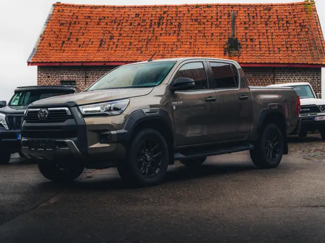 Toyota Hilux INVINCIBLE 2.8D automaat