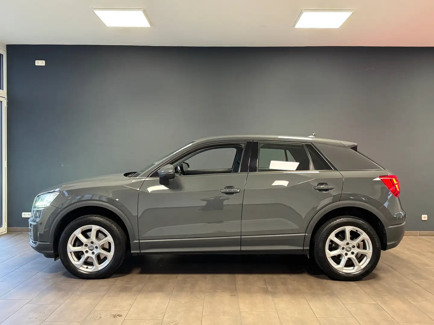 Audi Q2 1.6 TDI / LED / ACC / TEMPOMAT / SHZ / Grau - 2