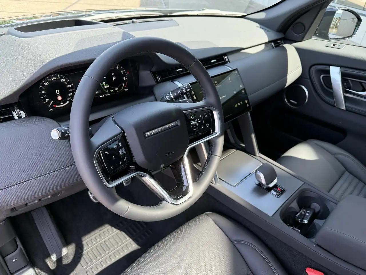 Land Rover Discovery Sport 2026 — фото 7