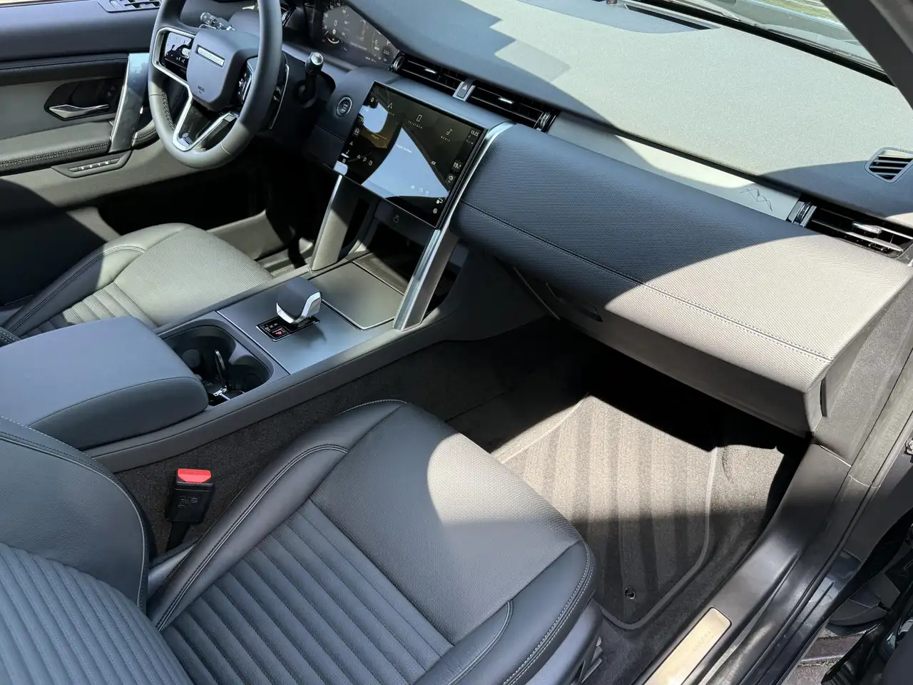 Land Rover Discovery Sport 2026 — фото 17