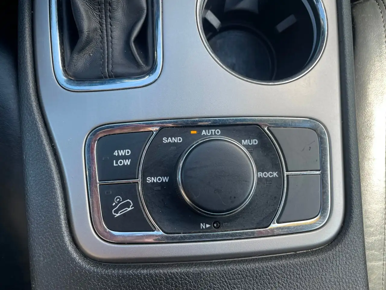 Jeep Grand Cherokee снимка Jeep Grand Cherokee