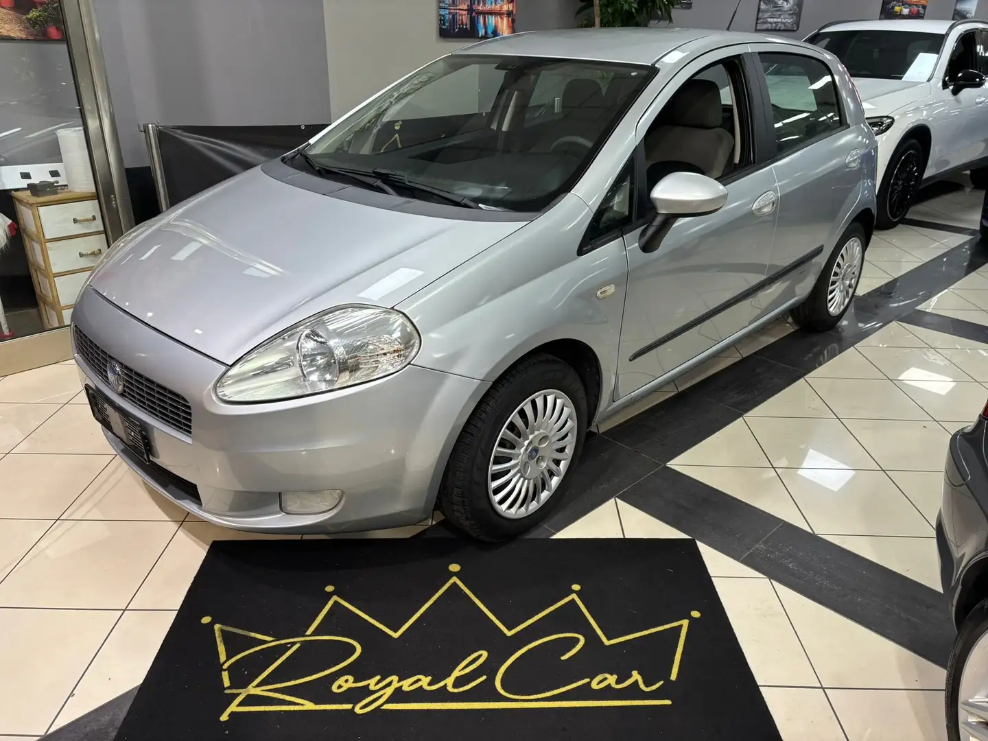 Fiat Grande Punto 1.2 5P Active Plateado - 1