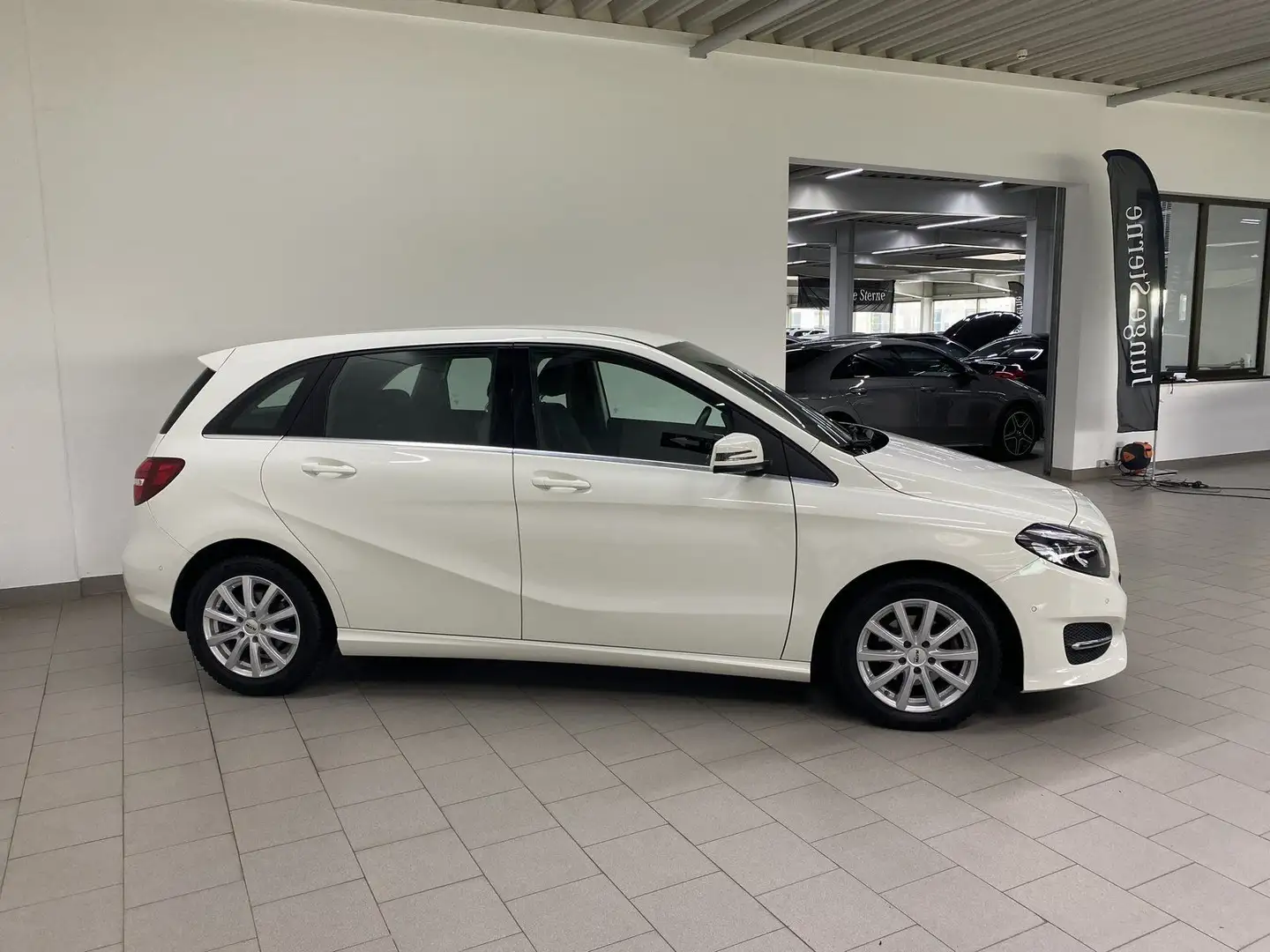 Mercedes-Benz B 180 d URBAN+LED+GARMIN MAP+SITZH.+PARK+17" Weiß - 2