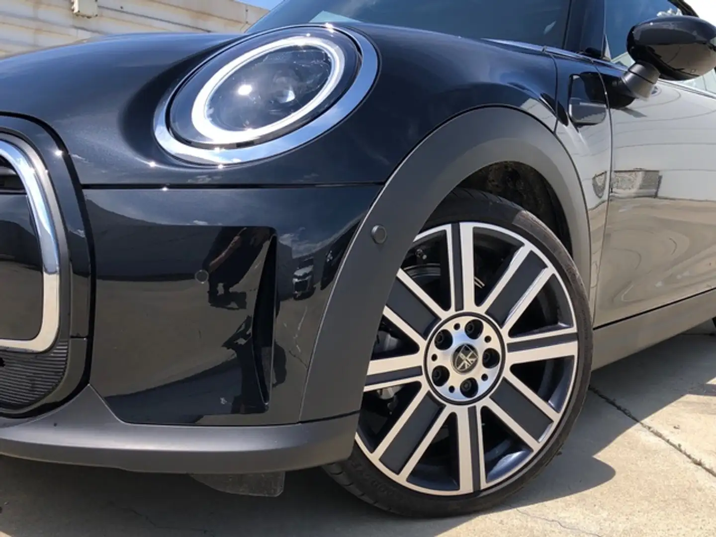 MINI Cooper Cabrio Aut. Чёрный - 2