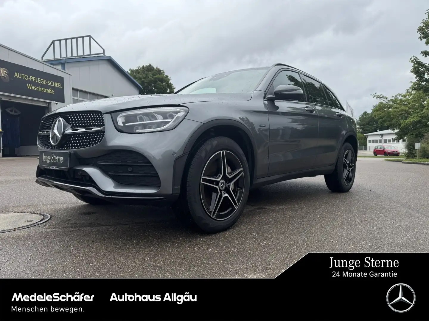 Mercedes-Benz GLC 300 GLC 300 e 4MATIC AMG Night AHK Mem KeylGo Kam LED Grau - 1