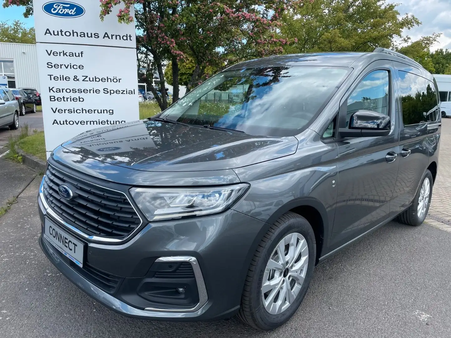 Ford Tourneo Connect L1 Titanium 2,0D *Automatik *LED Grau - 1