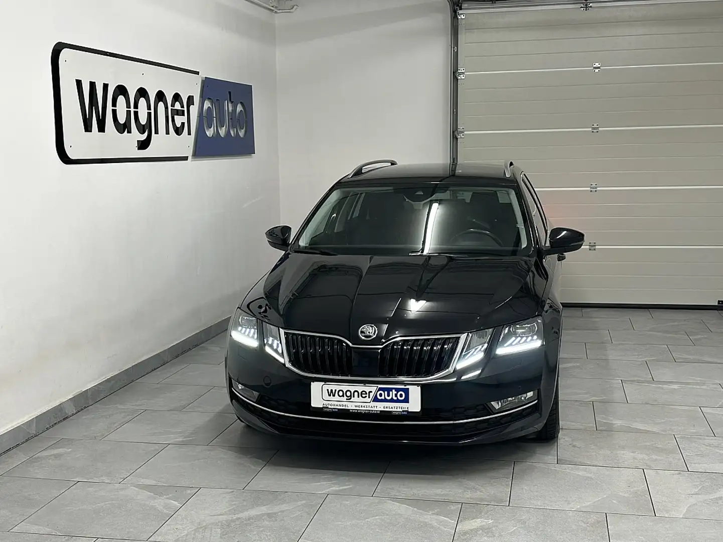 Skoda Octavia Combi 2,0 TDI Style Limited DSG.LED/ACC/Navi/La... Noir - 1