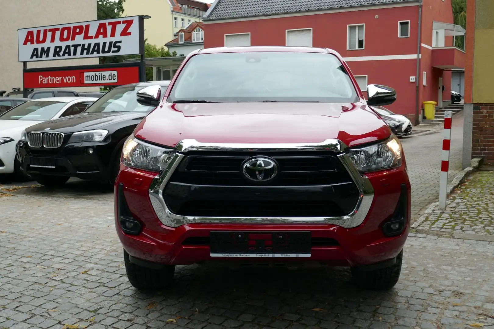 Toyota Hilux Double Cab Comfort 4x4 Rood - 2