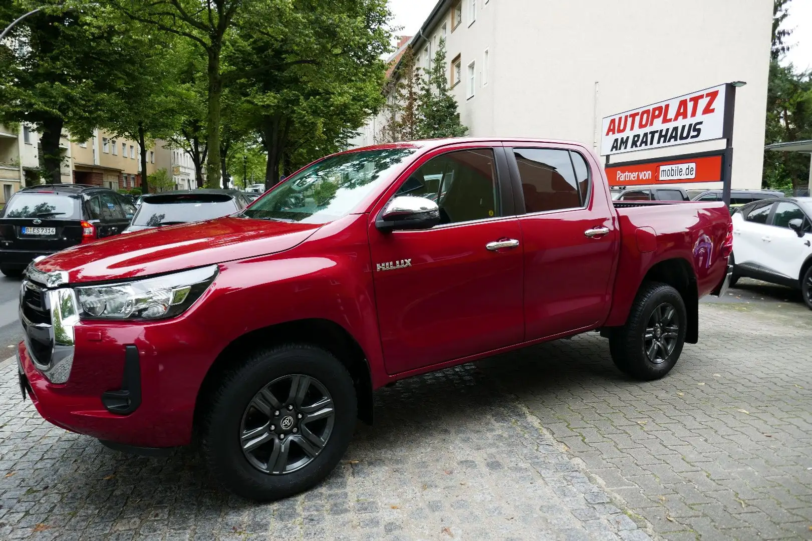 Toyota Hilux Double Cab Comfort 4x4 Rouge - 1