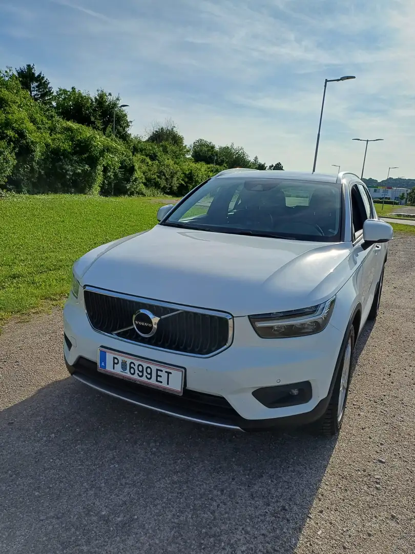 Volvo XC40 XC40 D3 Momentum Geartronic Weiß - 1
