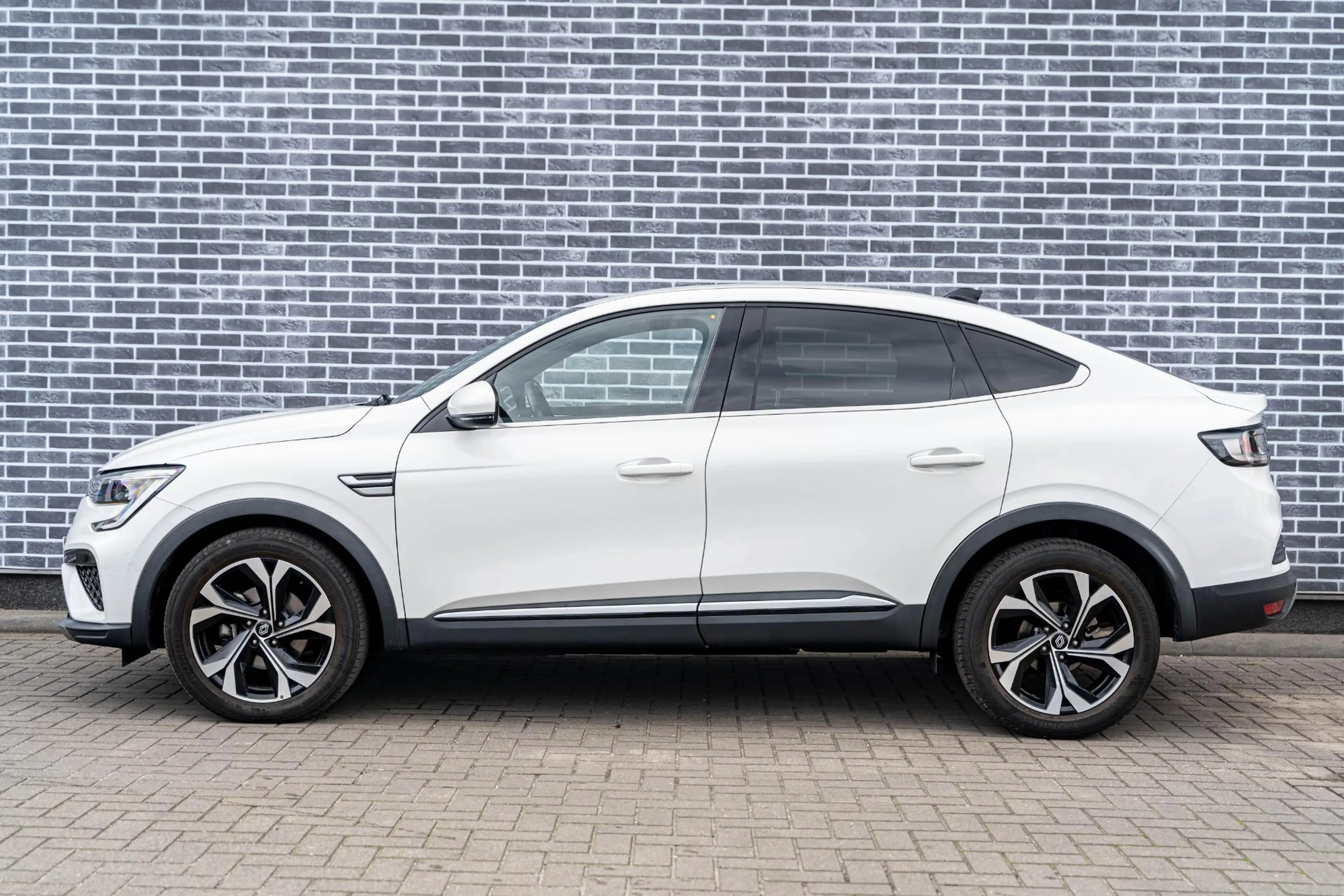 Renault Arkana 1.6 E-Tech full hybrid 145 Techno | Achteruitrijca — photo 3
