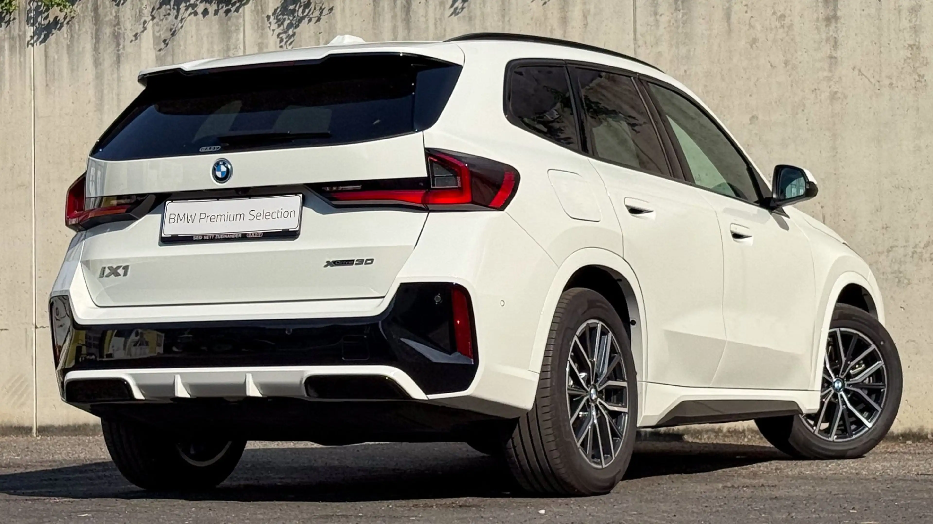 BMW iX1 eDrive20 M-Sportpaket — photo 4