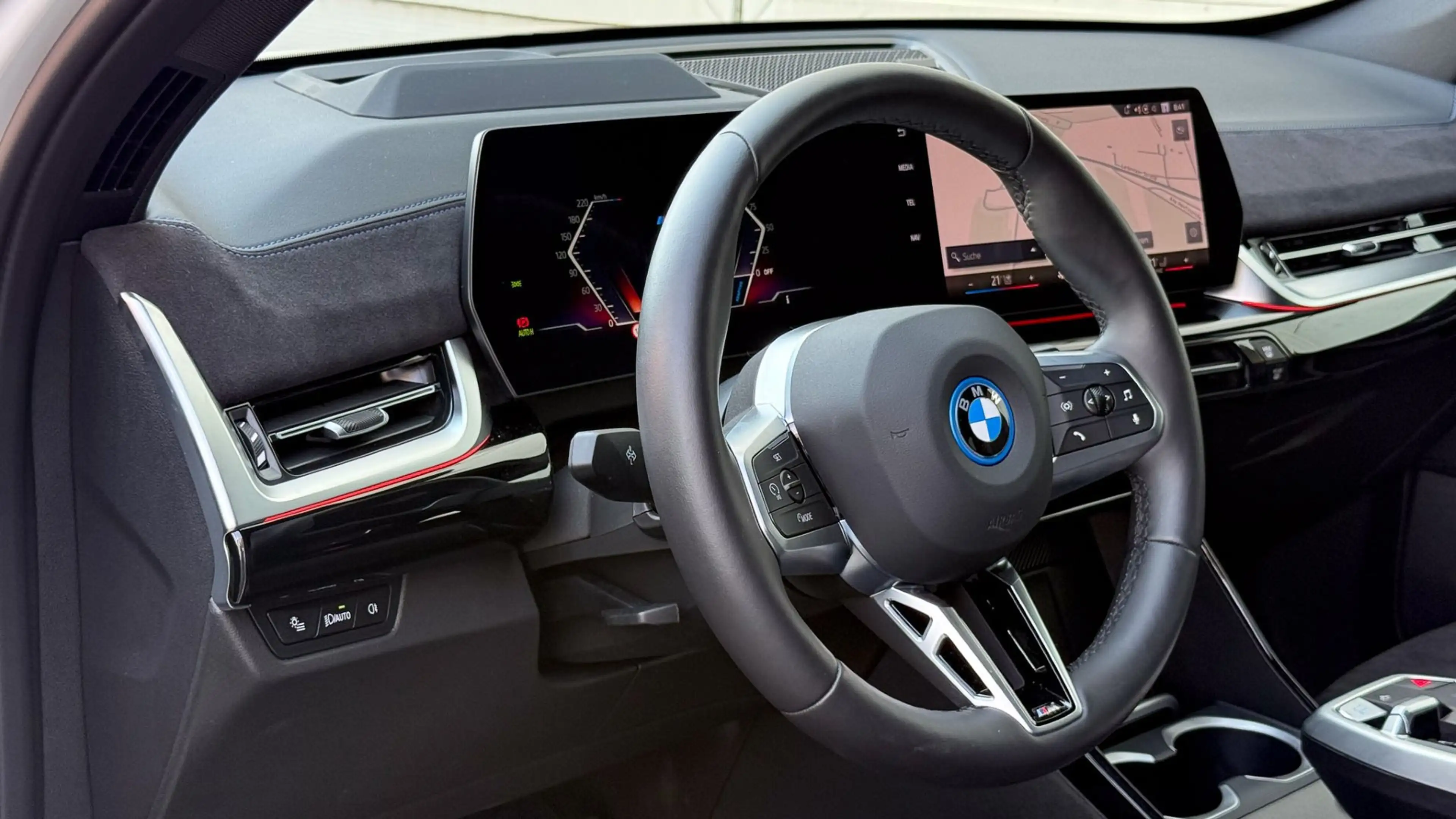 BMW iX1 eDrive20 M-Sportpaket — photo 9