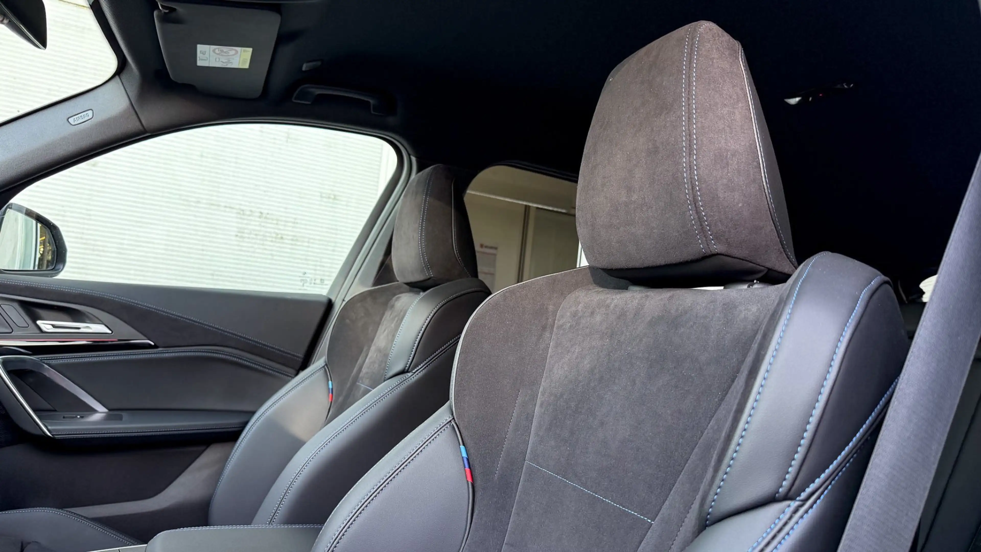 BMW iX1 eDrive20 M-Sportpaket — photo 14