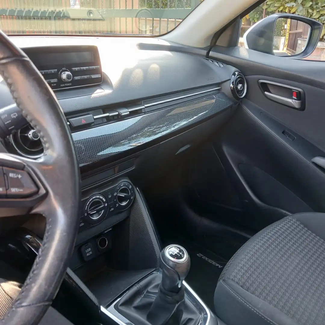 Mazda 2 2 III 2015 1.5 Evolve 75cv my18 Bianco - 2