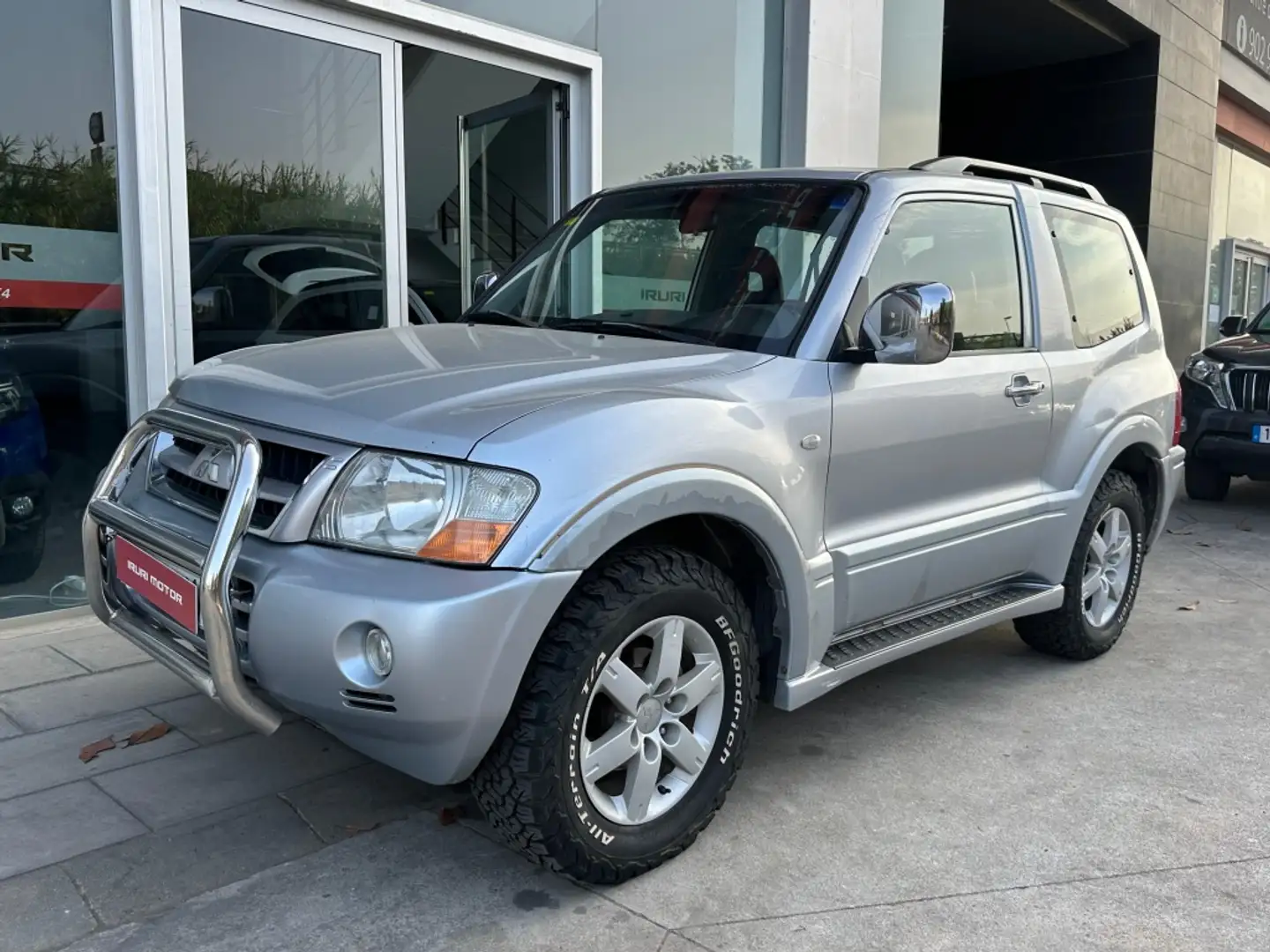 Mitsubishi Montero 3.2DI-D Intense Kaiteki Aut. Silber - 2