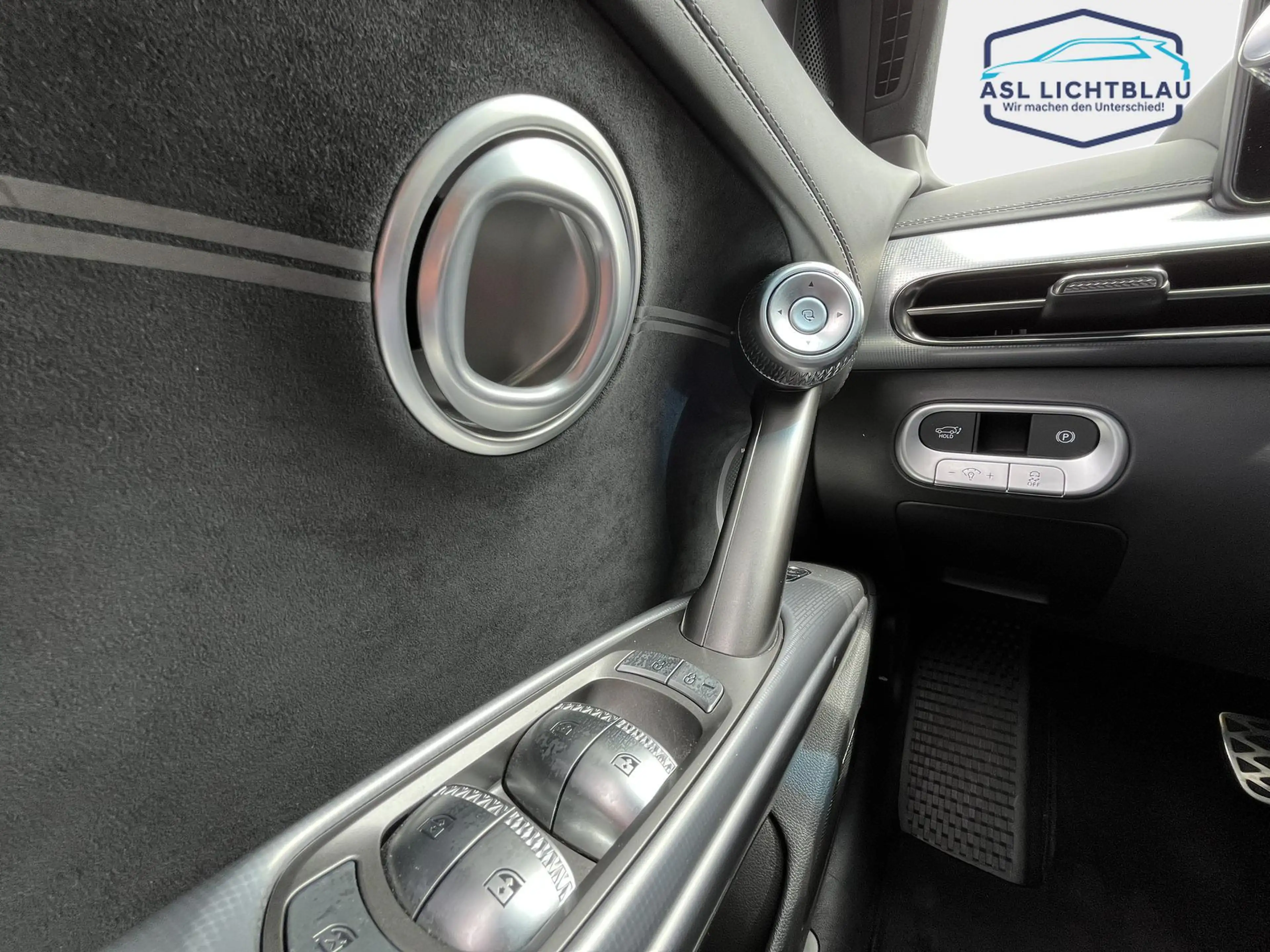 Genesis GV60 Sport Plus Glasdach & Sitzpaket-Komfort 77,4kWh — photo 11
