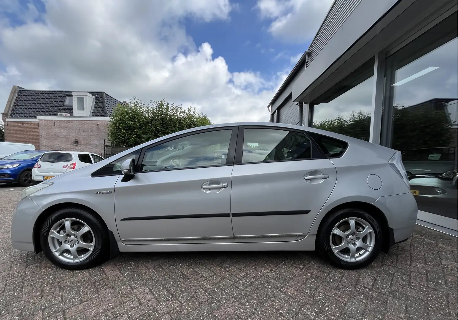Toyota Prius 1.8 Aspiration Cruise Control, Airco, LM velgen. Grijs - 2