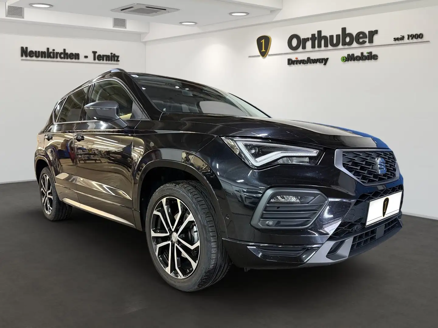 SEAT Ateca FR 1.5 TSI ACT DSG Schwarz - 2