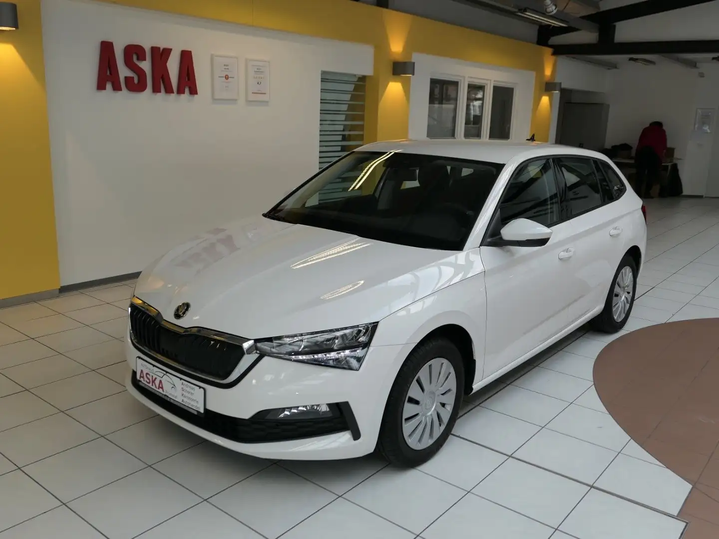 Skoda Scala Kombi "Cool Plus" TSI Smartlink PDC HU neu Fehér - 2