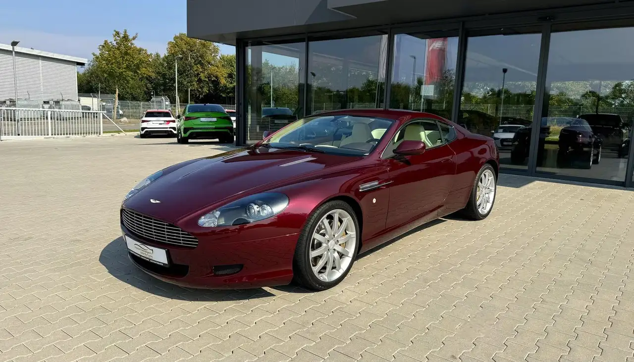 Aston Martin DB9