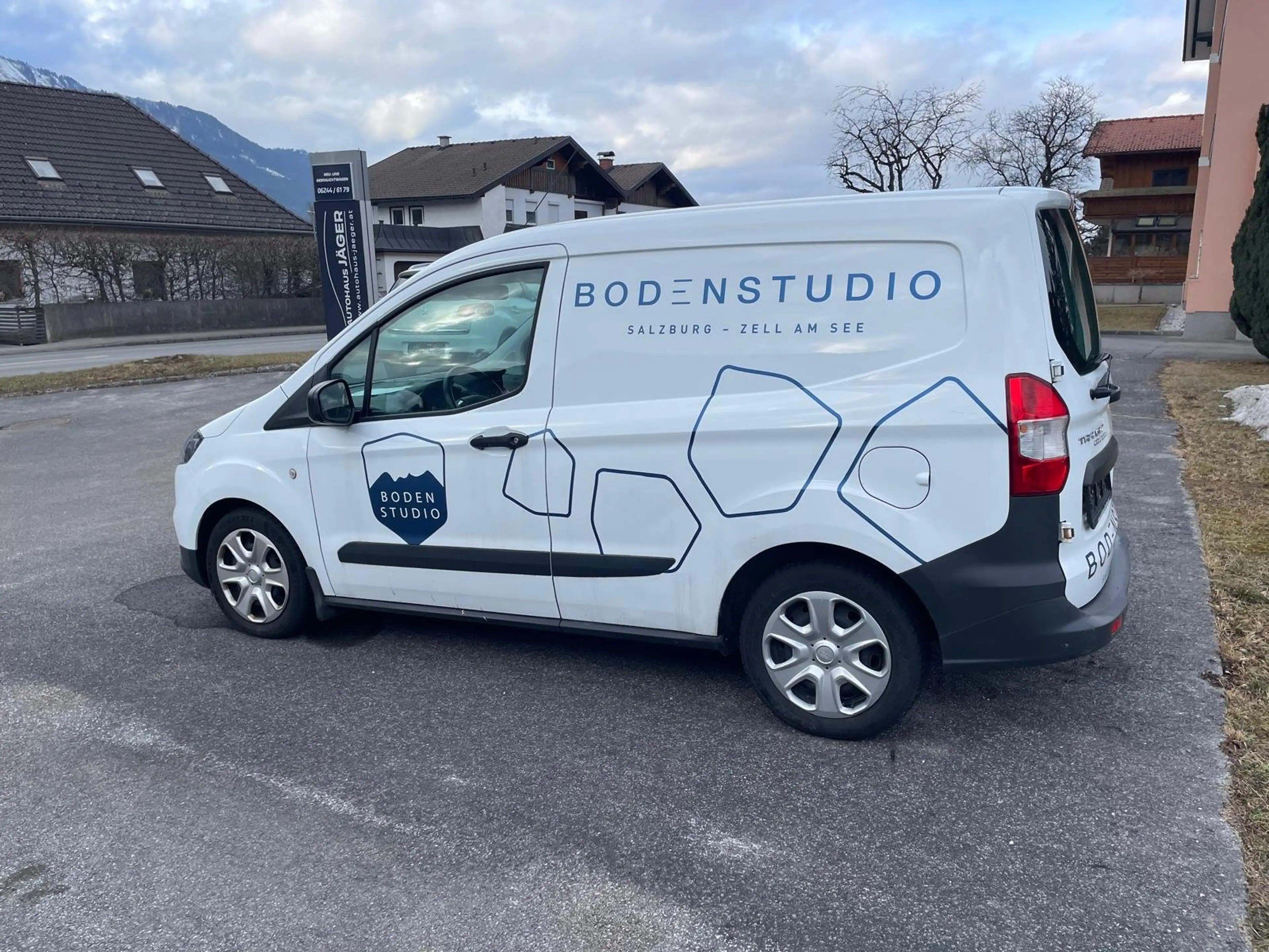 Ford Courier Trend — photo 3