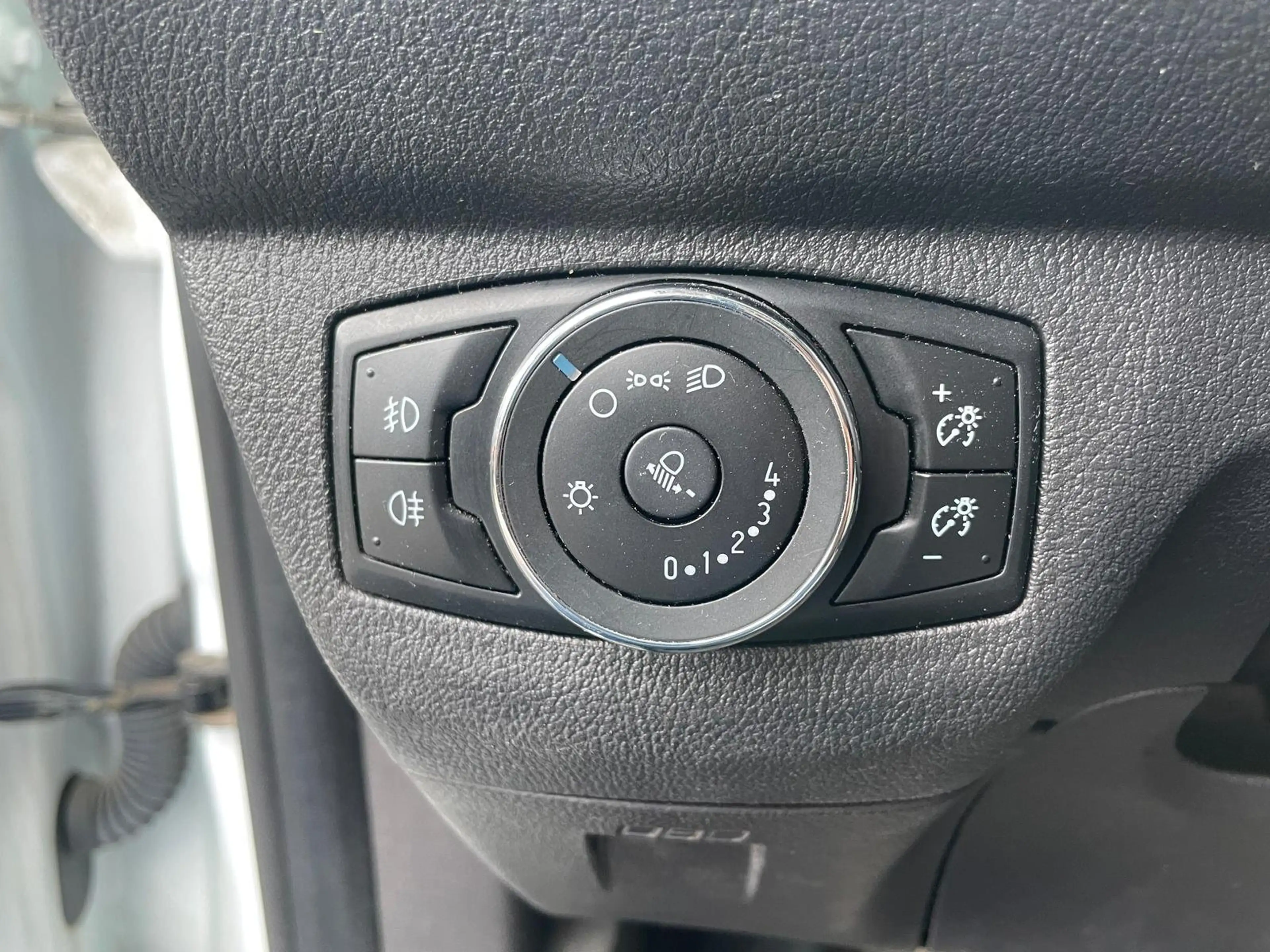 Ford Courier Trend — photo 14