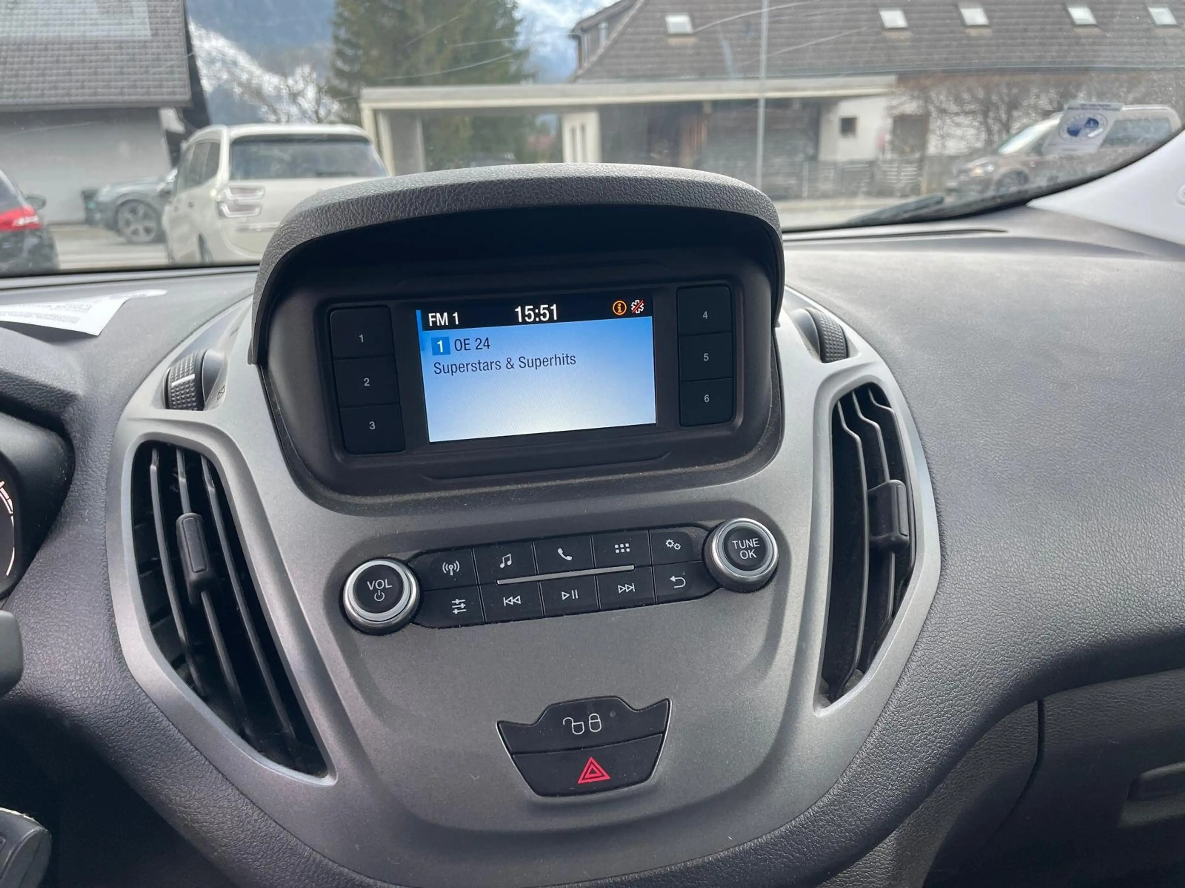 Ford Courier Trend — photo 11