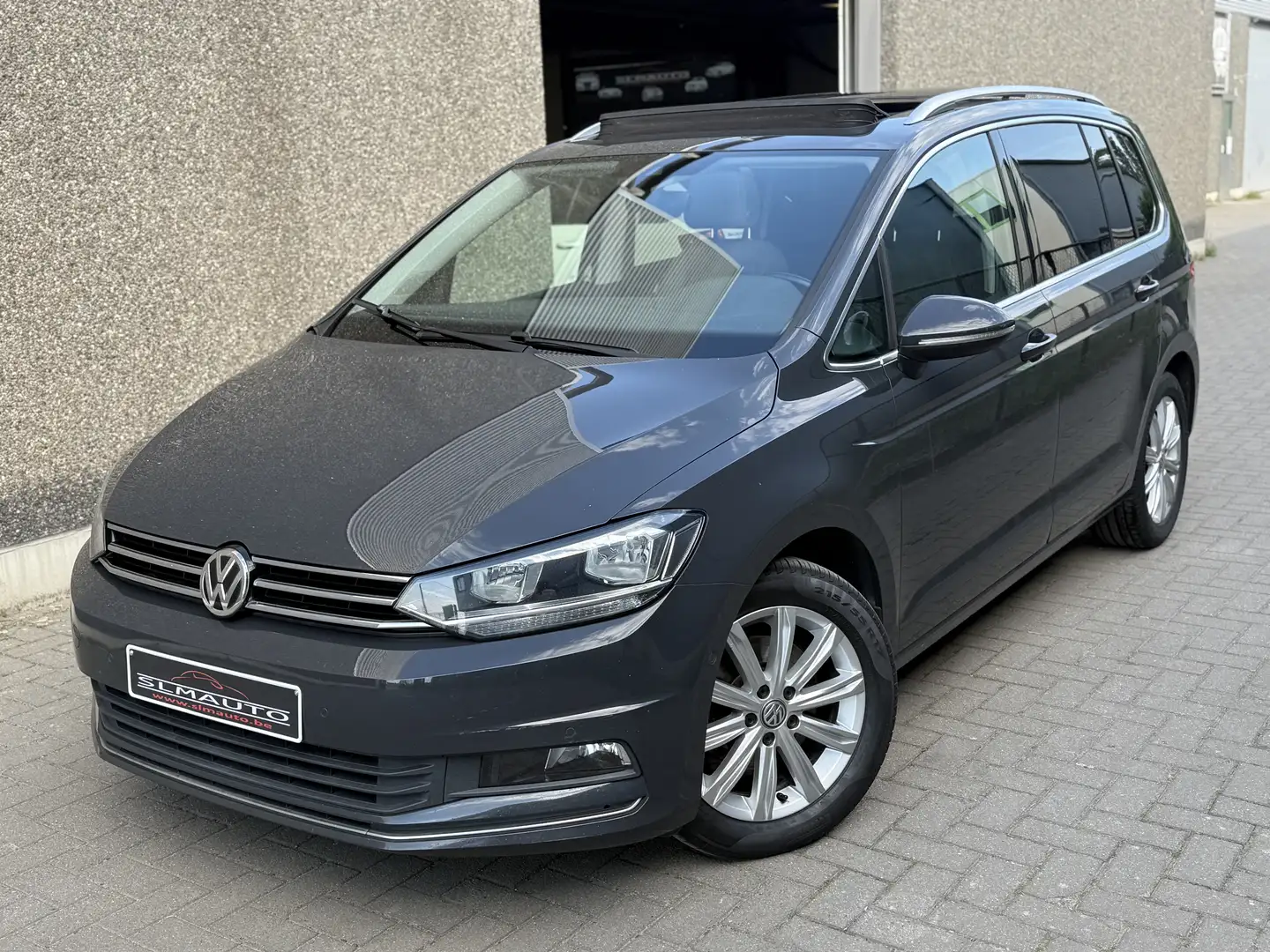 Volkswagen Touran 2l 150cv toit pano  11200 HTVA Gris - 1