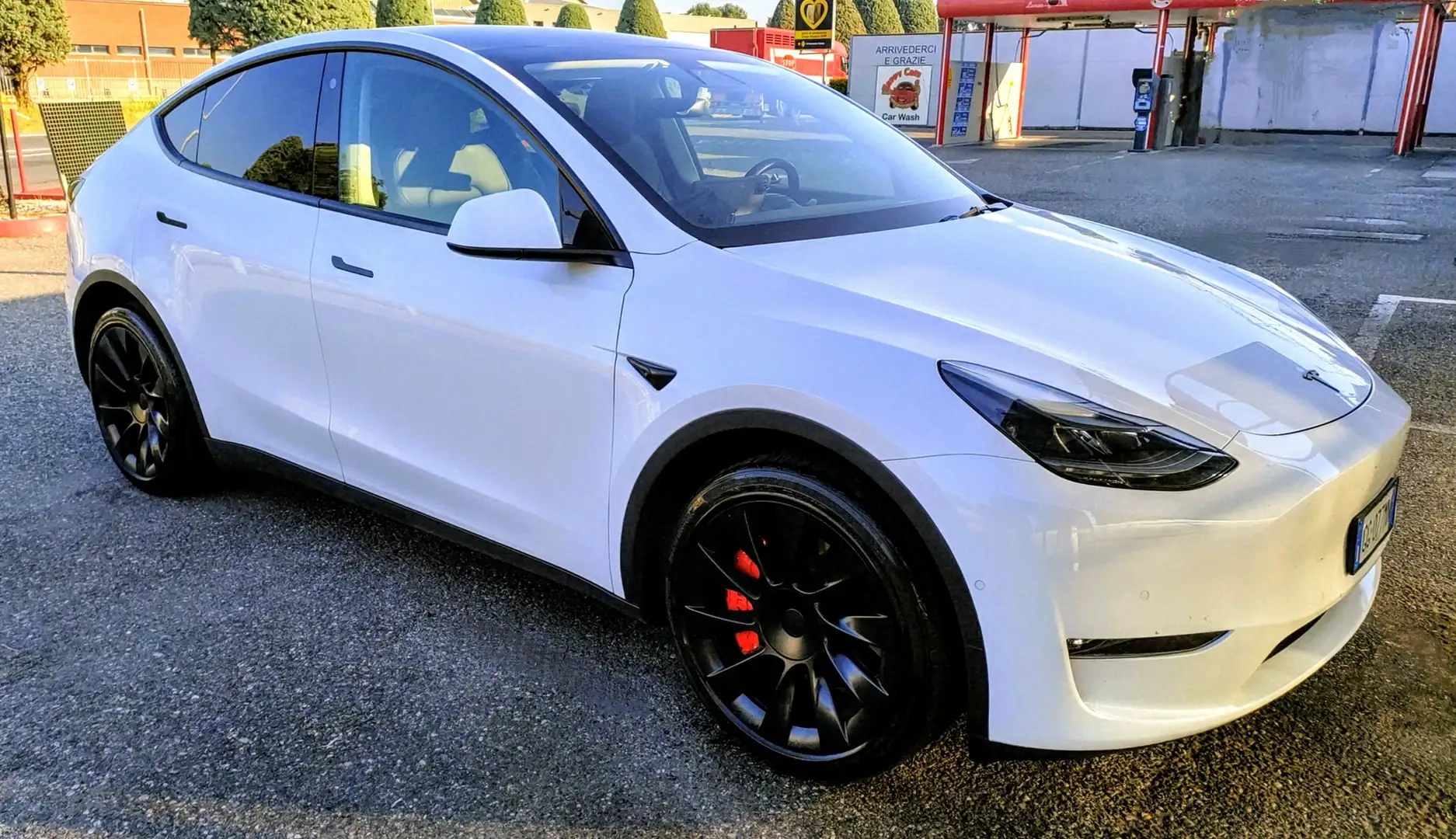 Tesla Model Y Long Range Dual Motor awd - 1