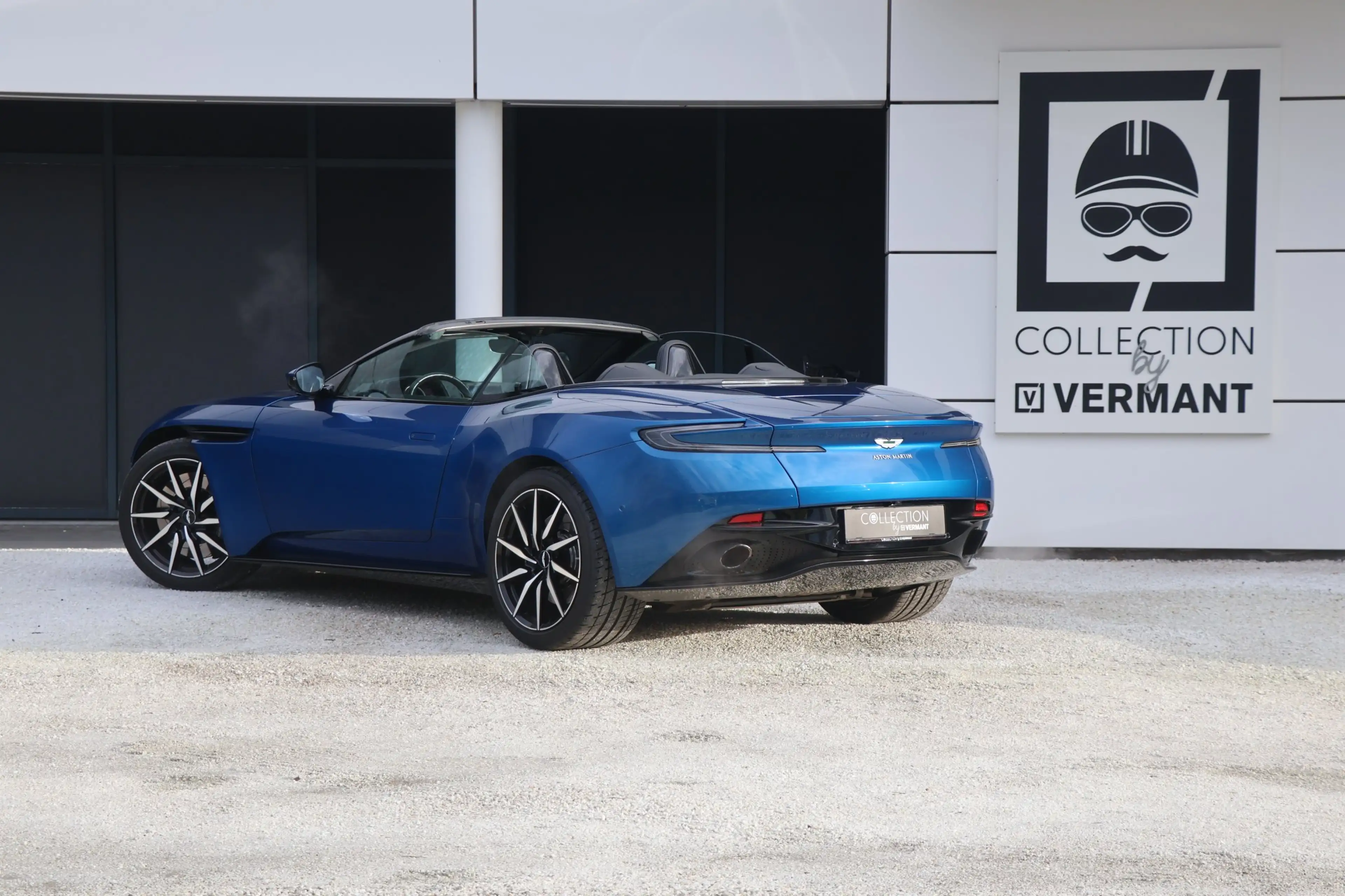 Aston Martin DB11 DB11 V8 Volante — photo 6