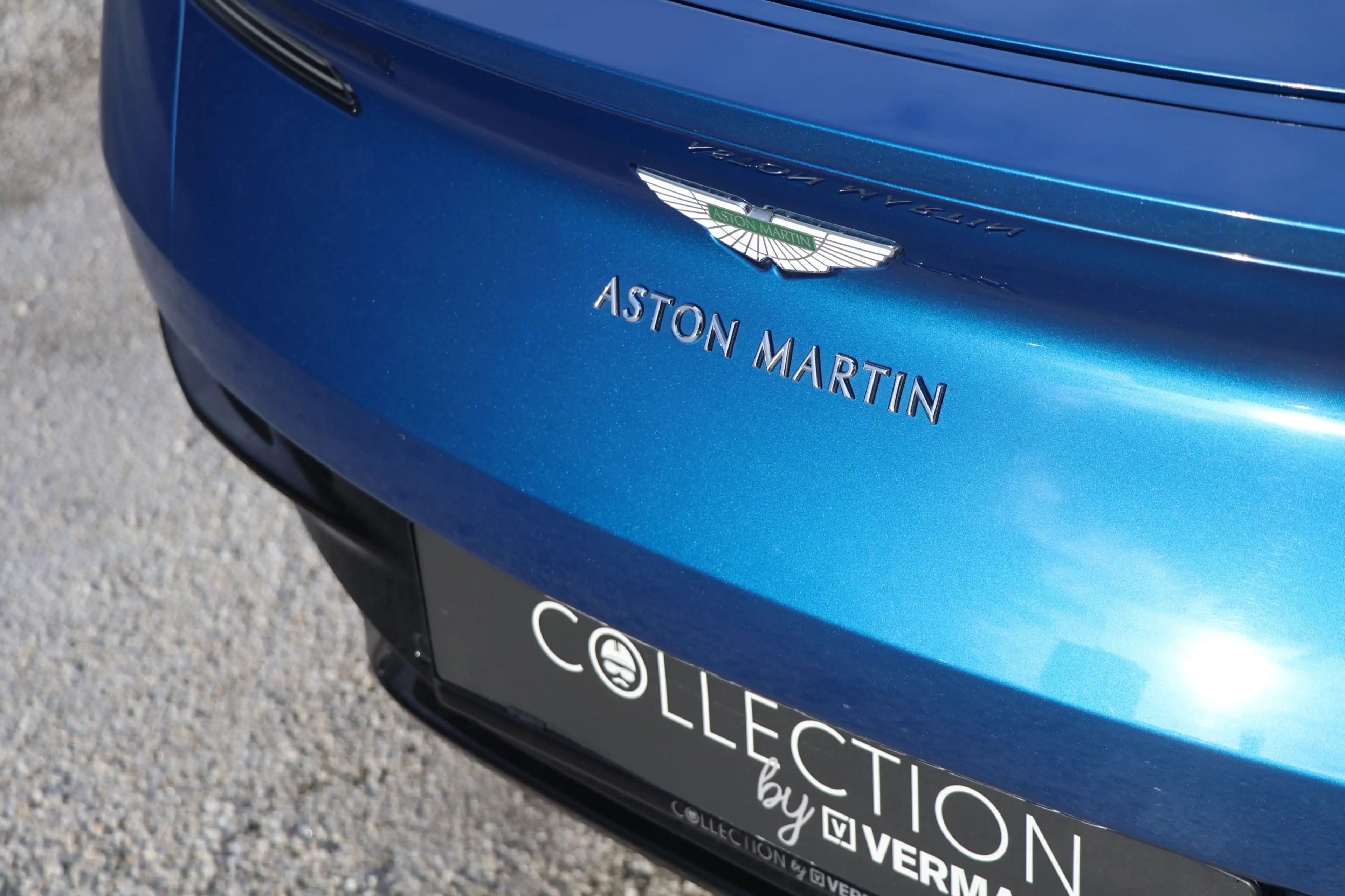 Aston Martin DB11 DB11 V8 Volante — photo 13