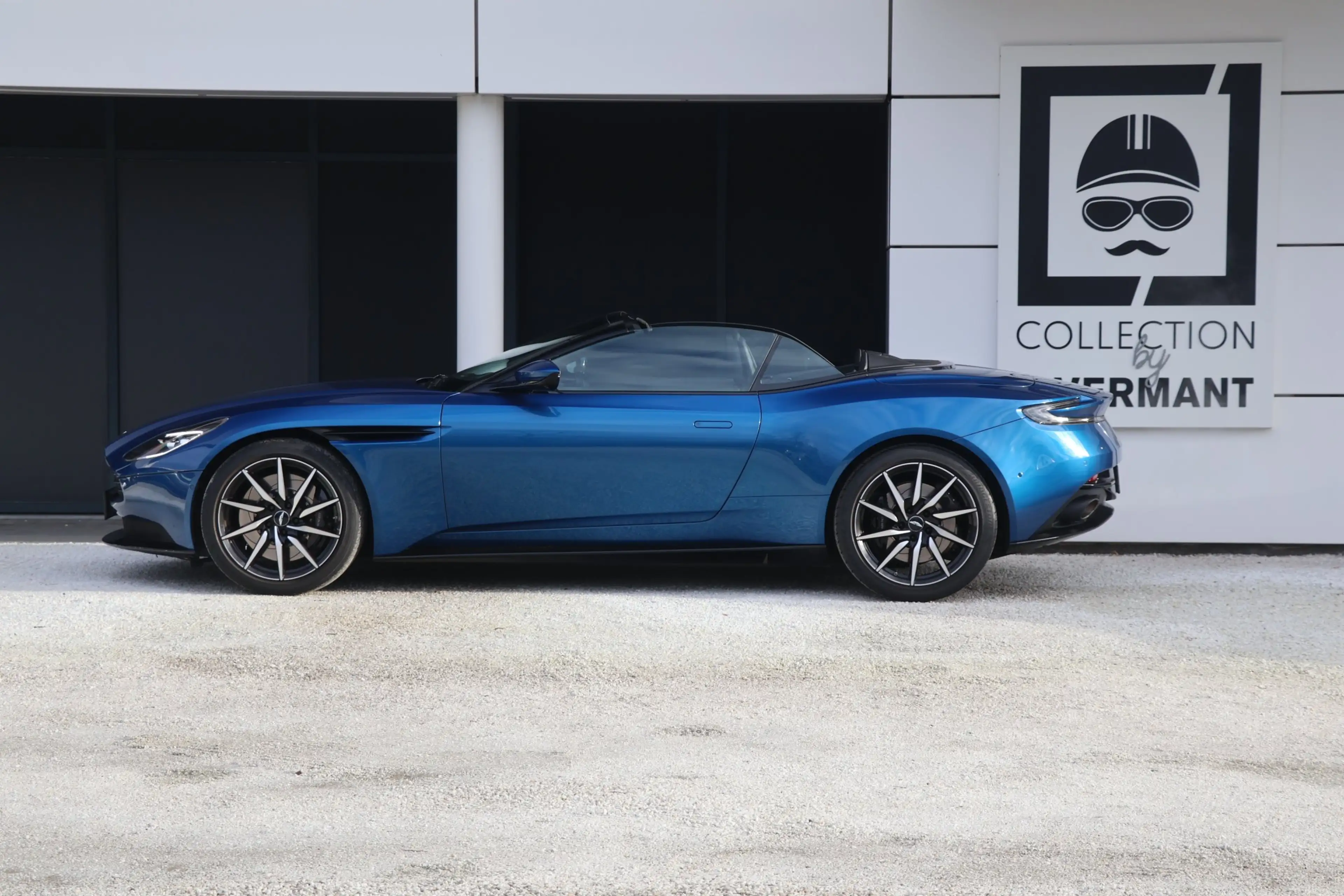 Aston Martin DB11 DB11 V8 Volante — photo 7