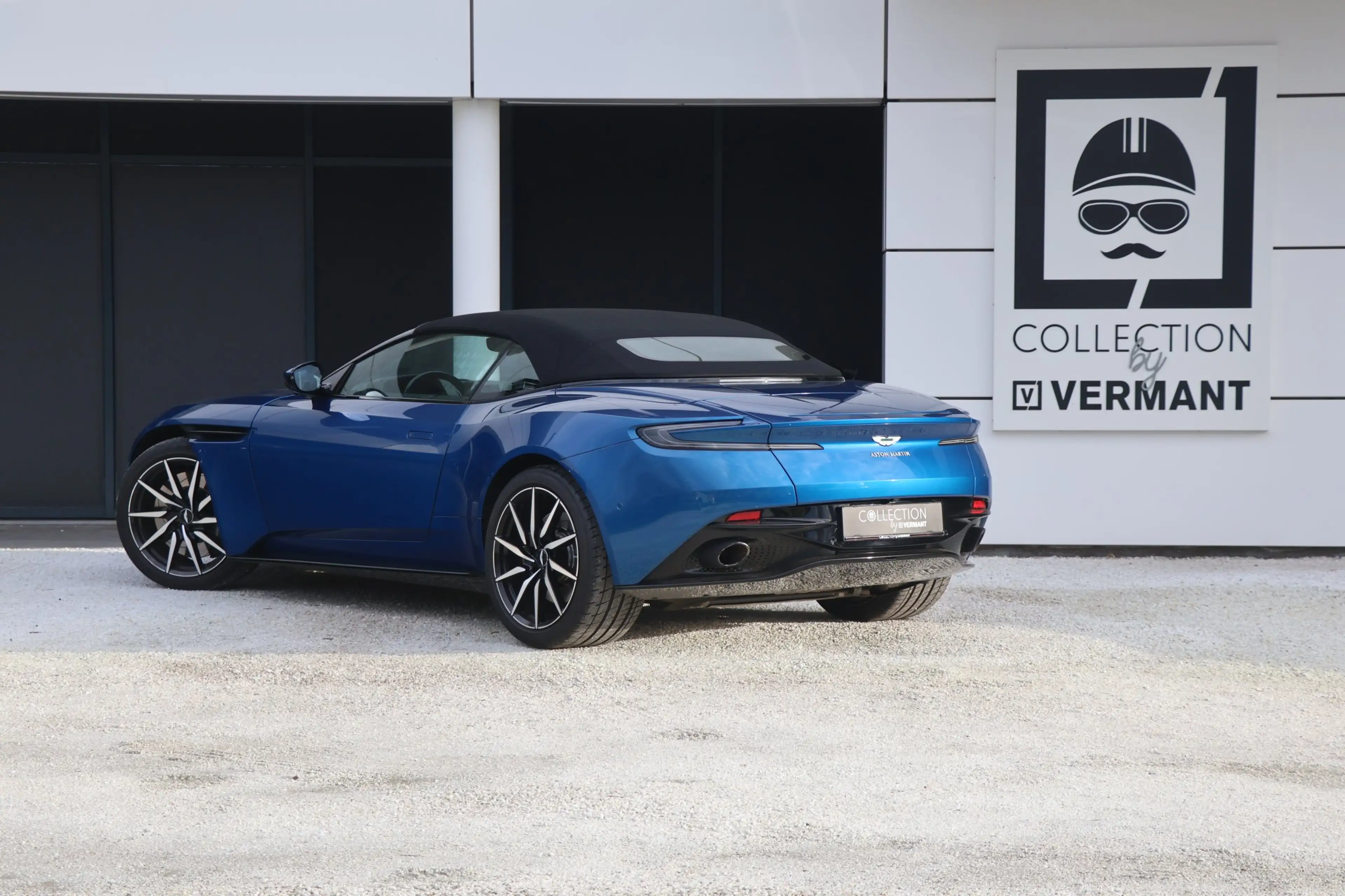 Aston Martin DB11 DB11 V8 Volante — photo 5