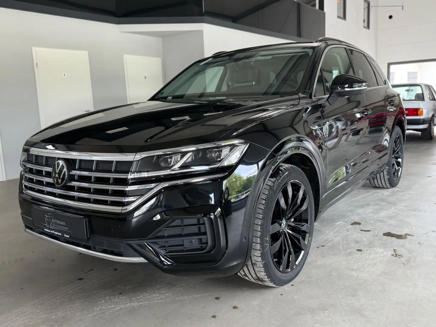 Volkswagen Touareg R-Line 4Motion LED/ACC/360/Stand-HZ/Pano Negro - 1