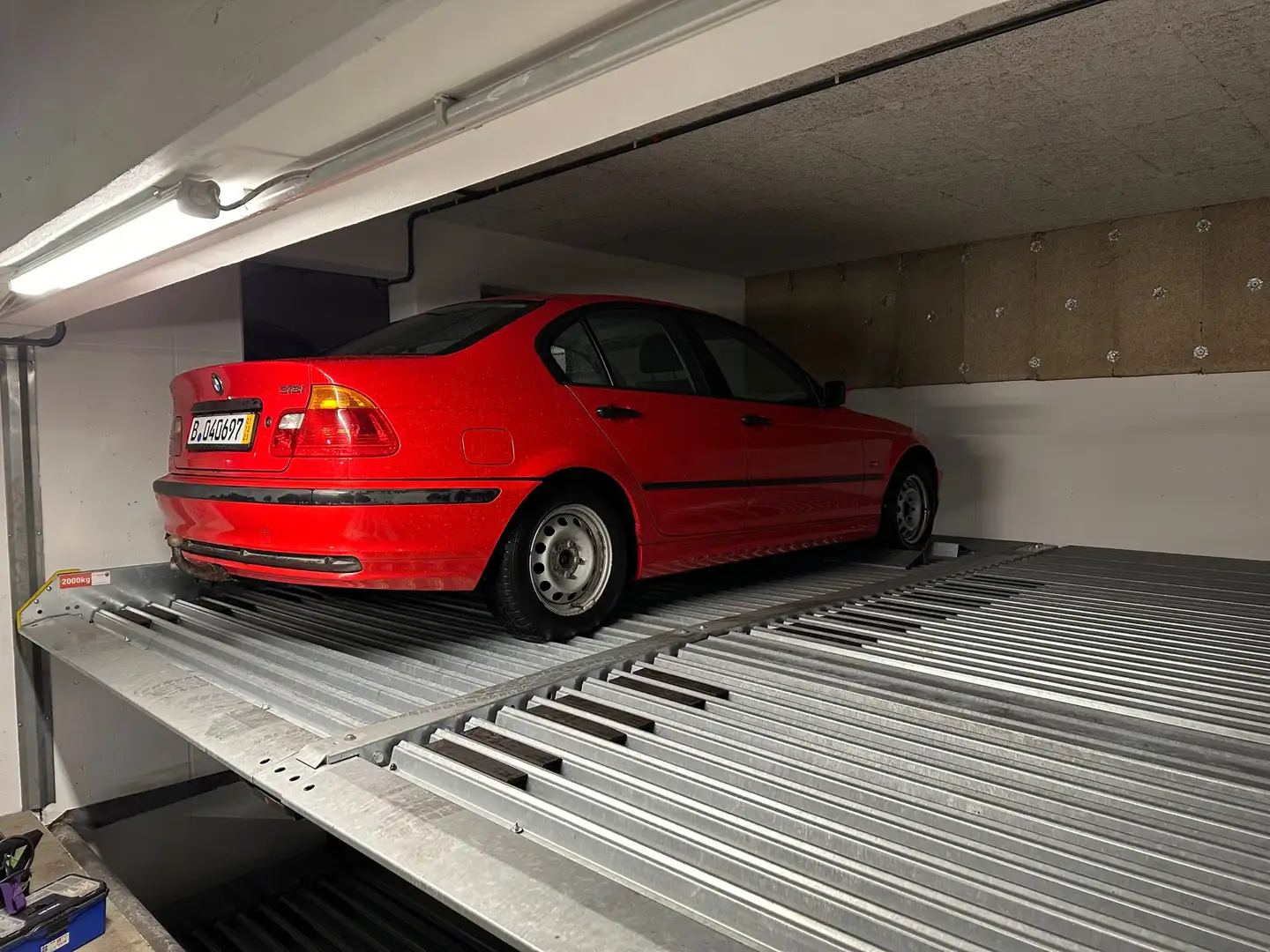 BMW 318 318i Red - 1