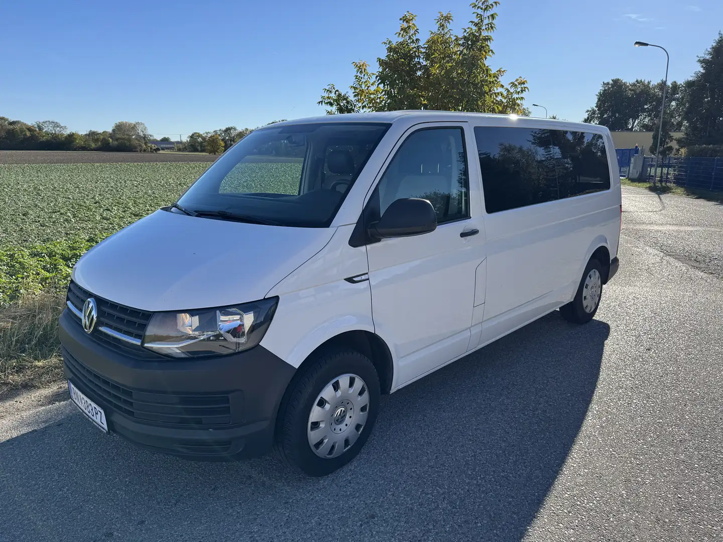 Volkswagen T6 Kombi LR 2,0 TDI BMT Weiß - 1