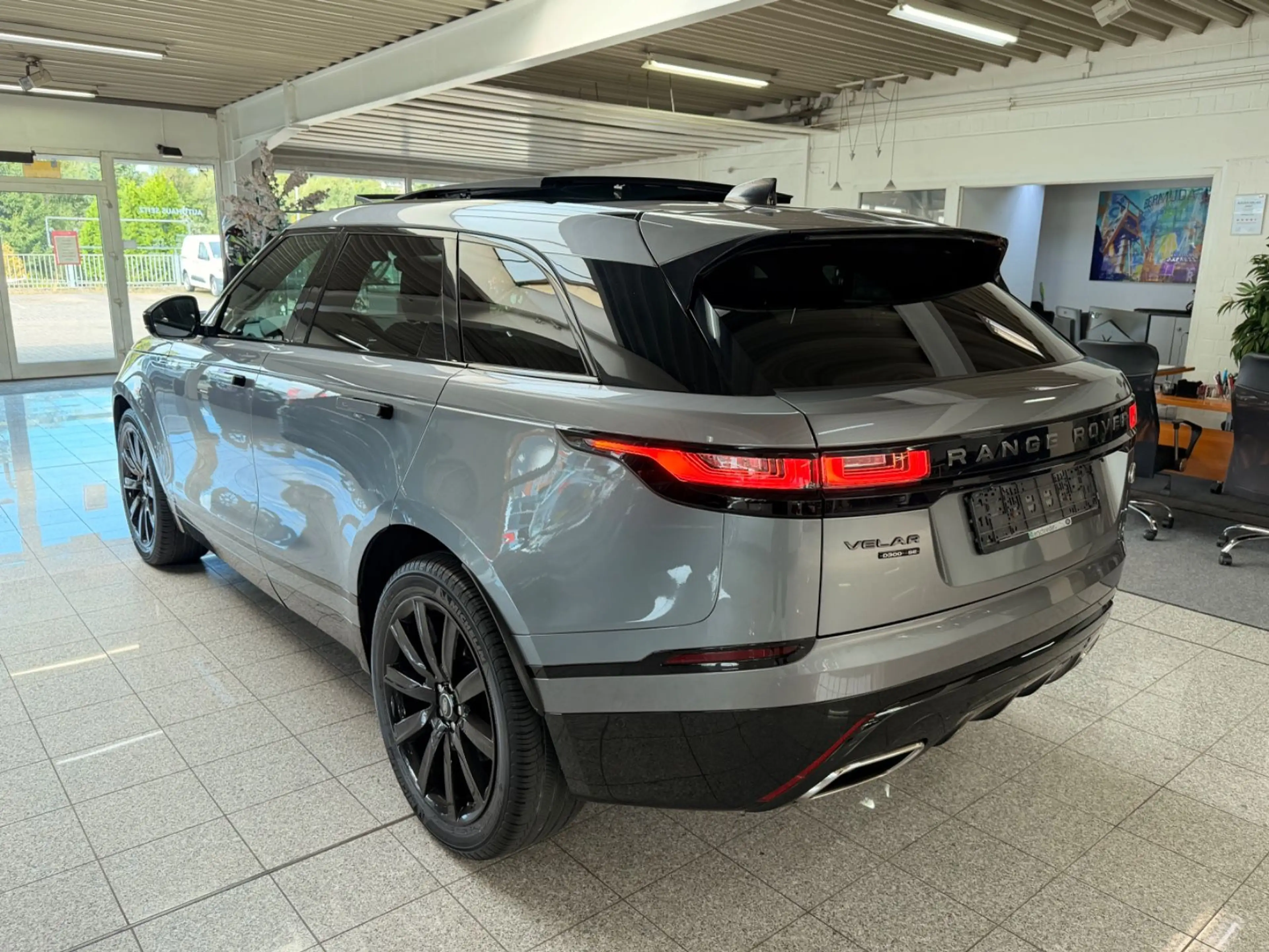 Land Rover Range Rover Velar R-Dynamic SE Panoramadach — photo 5