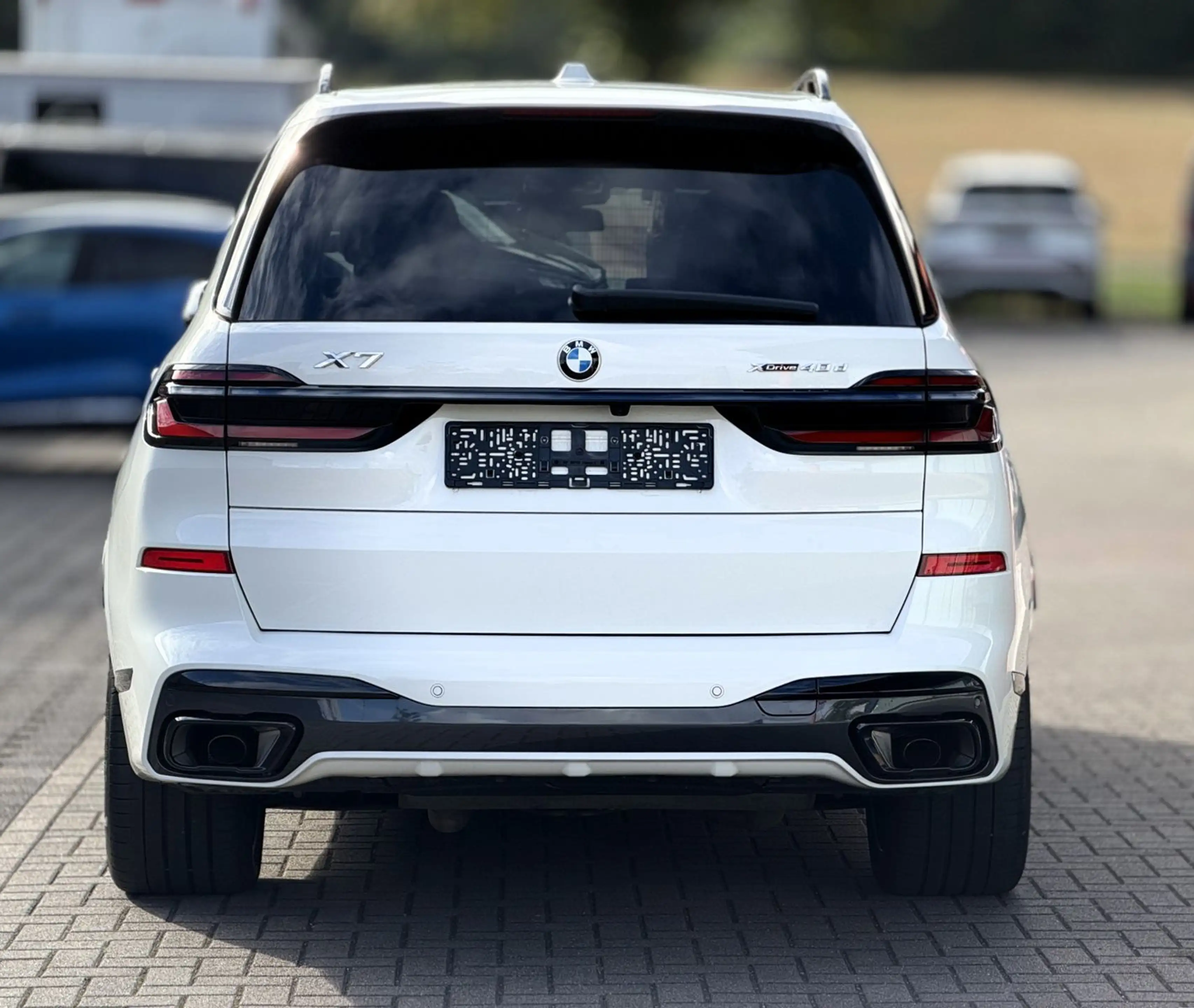 BMW X7 *40d*M-SPORT*ACC*ICON*HUD*LEDER*LED*ASSIST*22" — photo 9