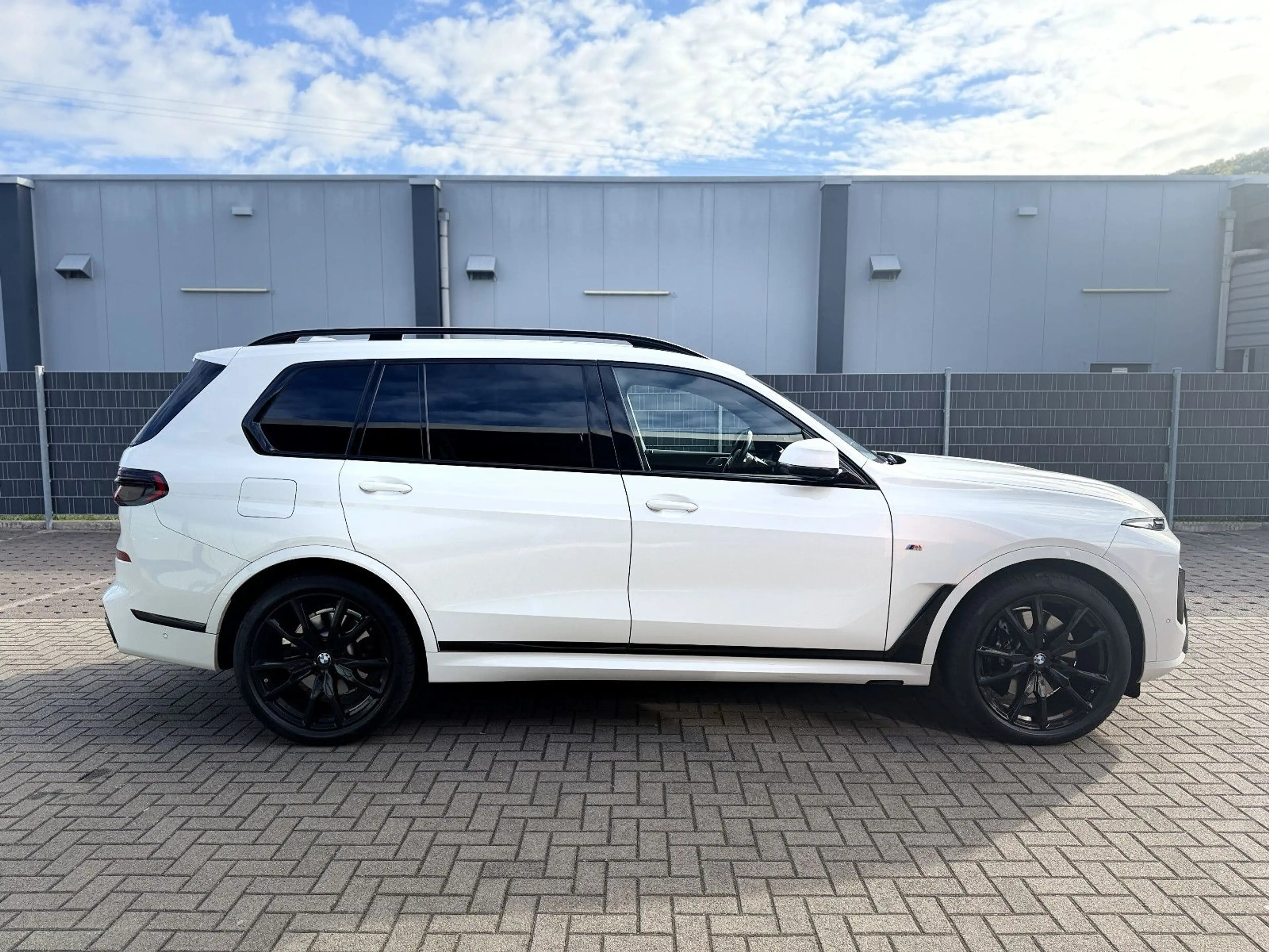 BMW X7 *40d*M-SPORT*ACC*ICON*HUD*LEDER*LED*ASSIST*22" — photo 11
