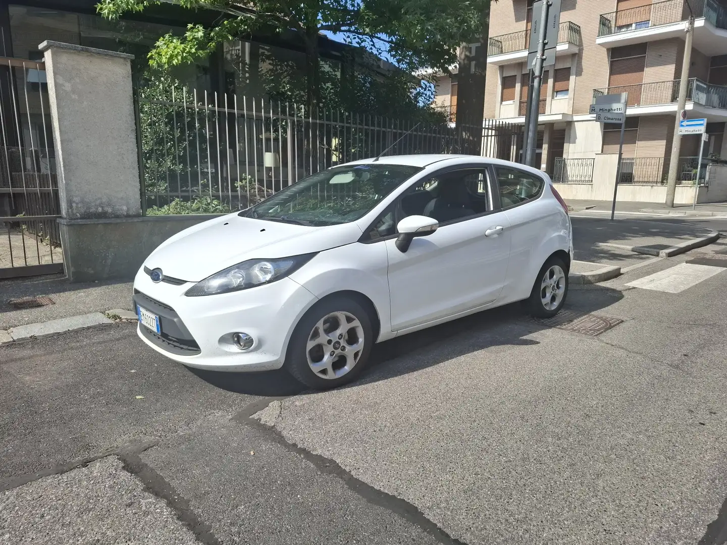 Ford Fiesta 3p 1.4 tdci Ikon Business 70cv - 1