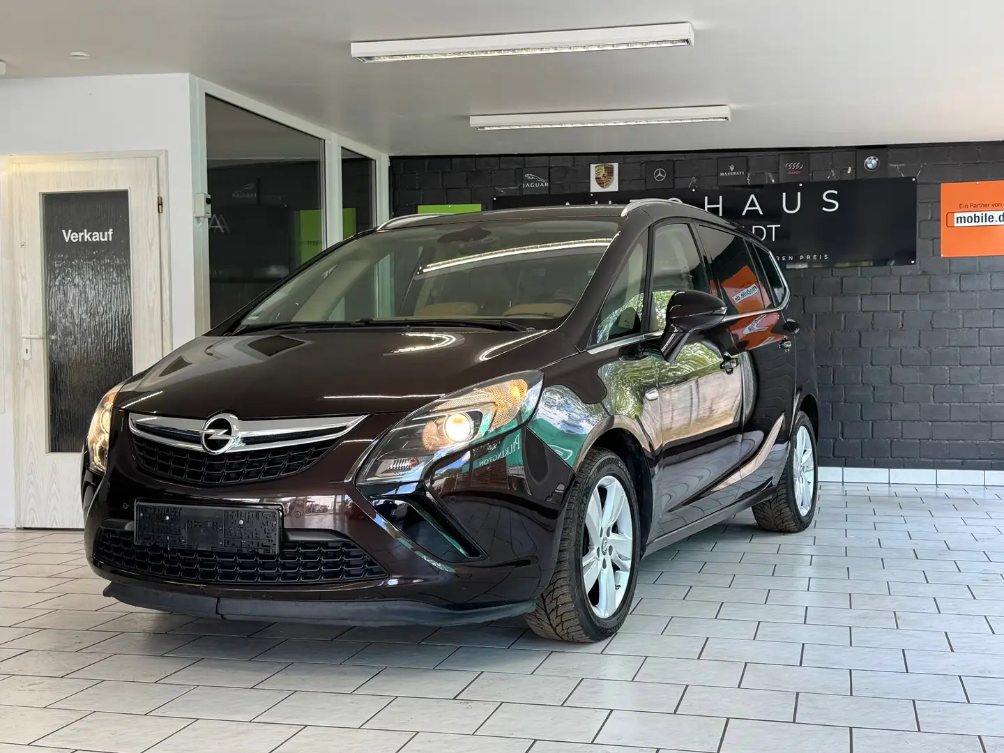 Opel Zafira Tourer Innovation Braun - 1