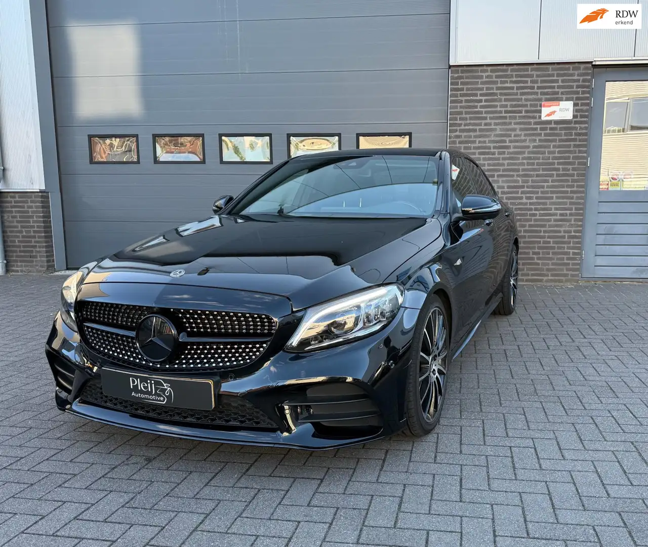 Mercedes-Benz C 300 Premium Plus Pack Zwart - 1