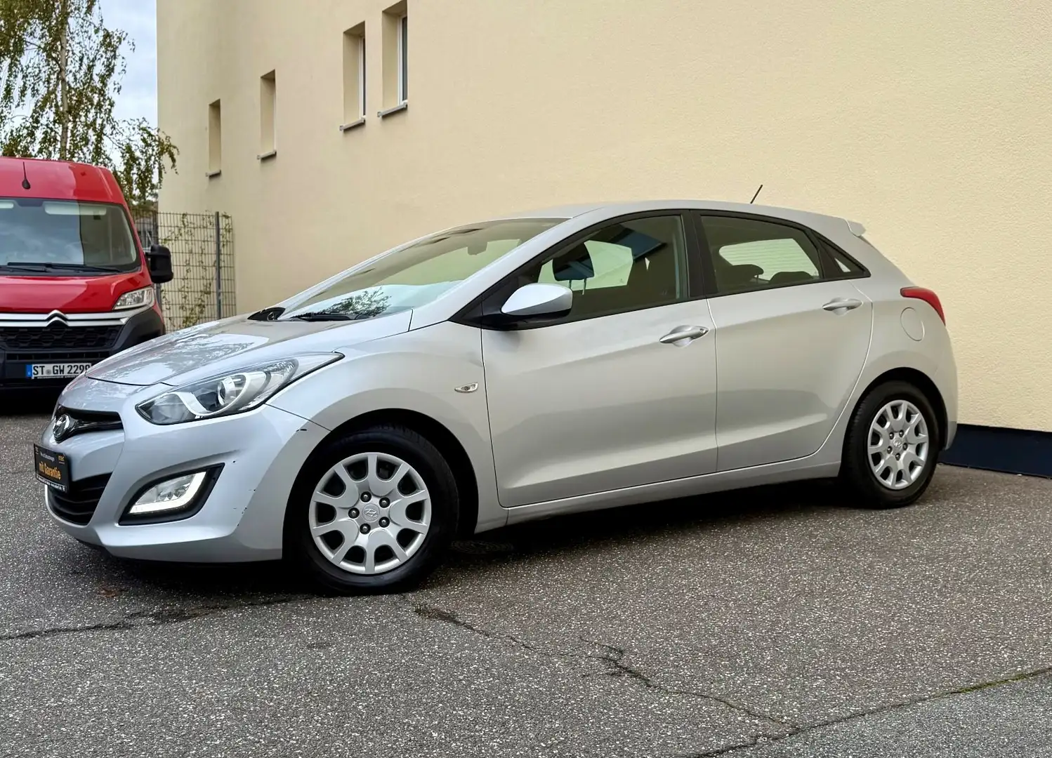 Hyundai i30 LENKRAD HEIZUNG / SHZ TEMPO PDC KLIMA TÜV NE Silber - 2