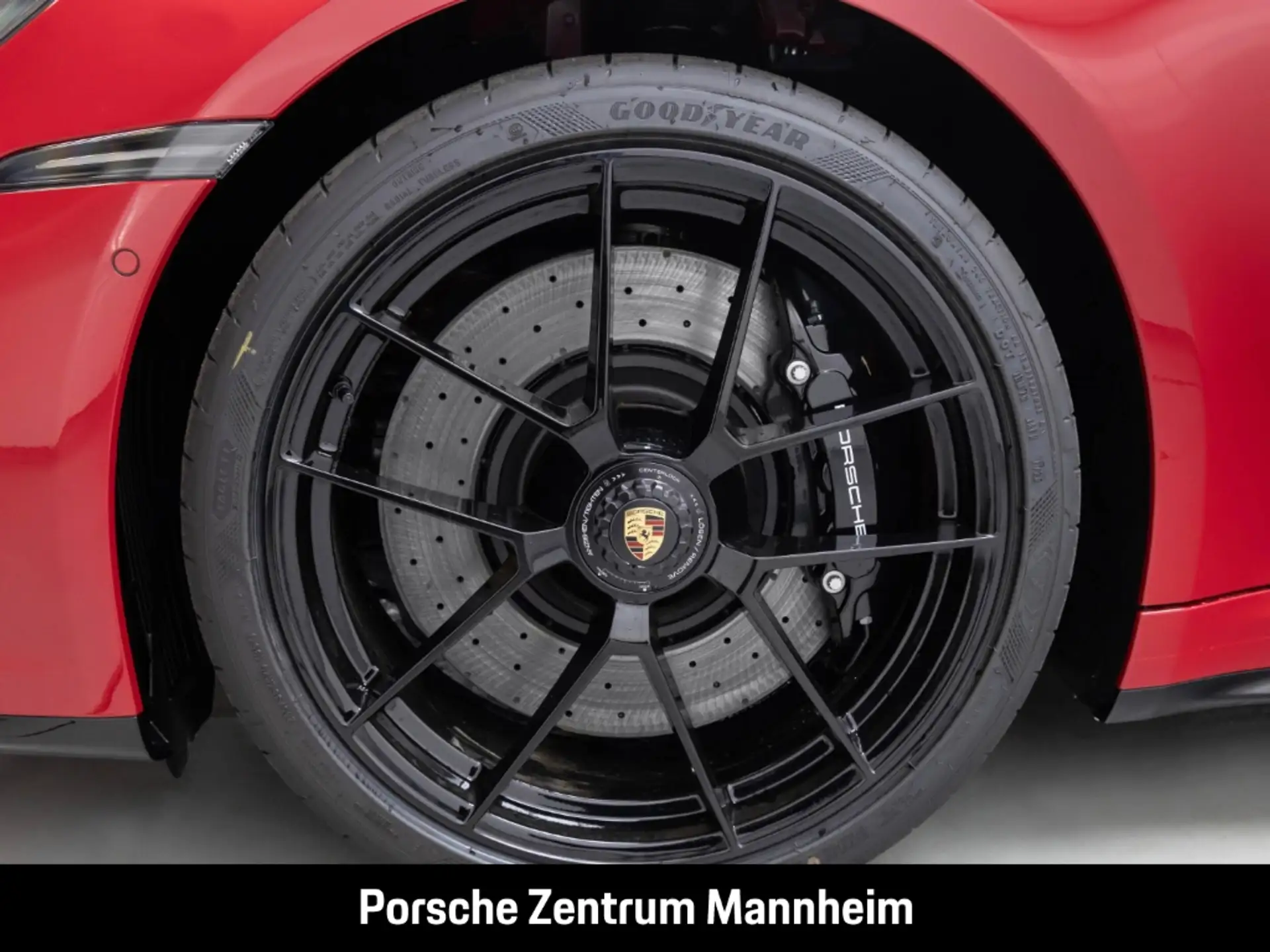 포르쉐 911 Carrera 4 GTS Cabriolet 2026 빨강 사진 6